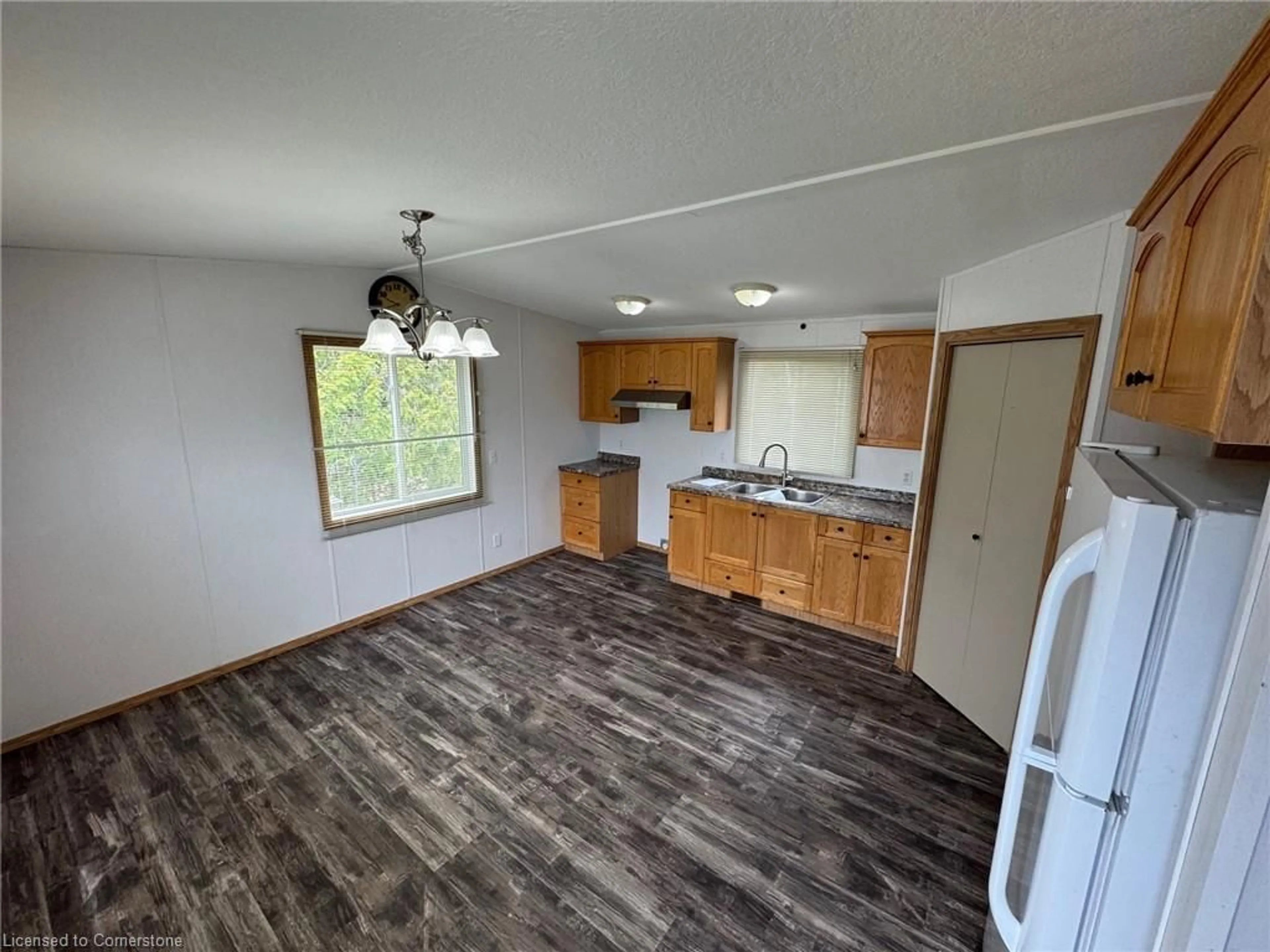 A pic of a room for 35 Water St, Puslinch Ontario N0B 2J0