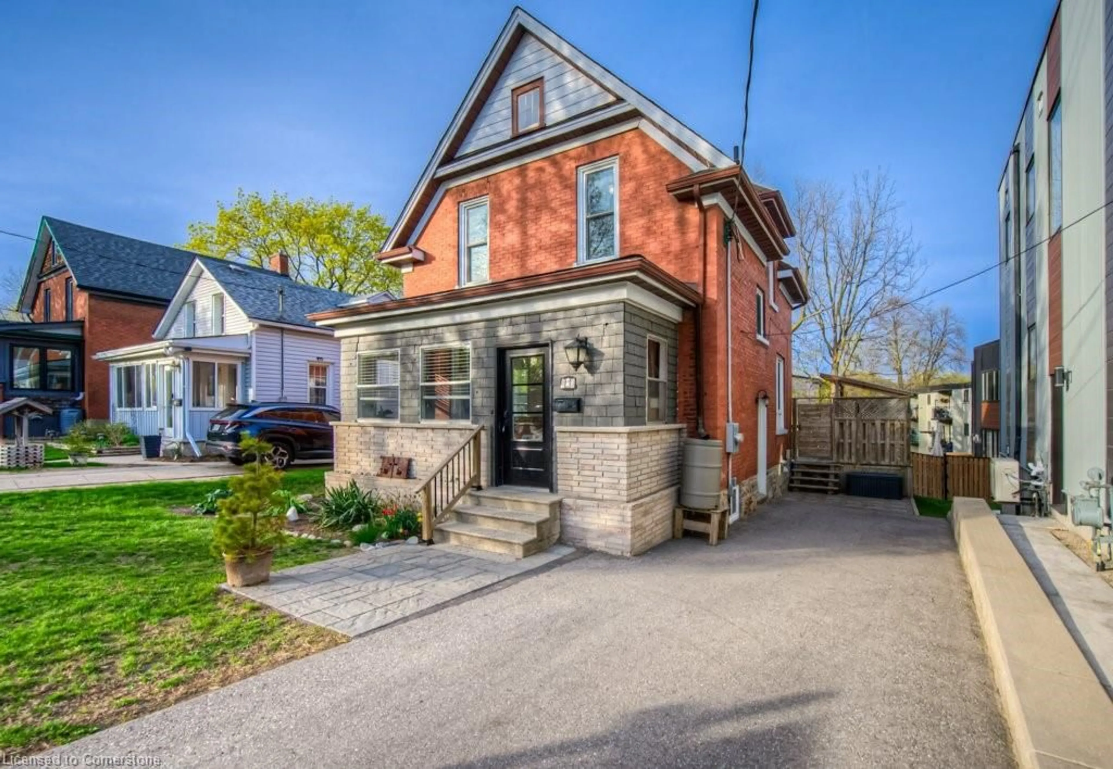 Home with brick exterior material, street for 158 Waterloo St, Kitchener Ontario N2H 3V7