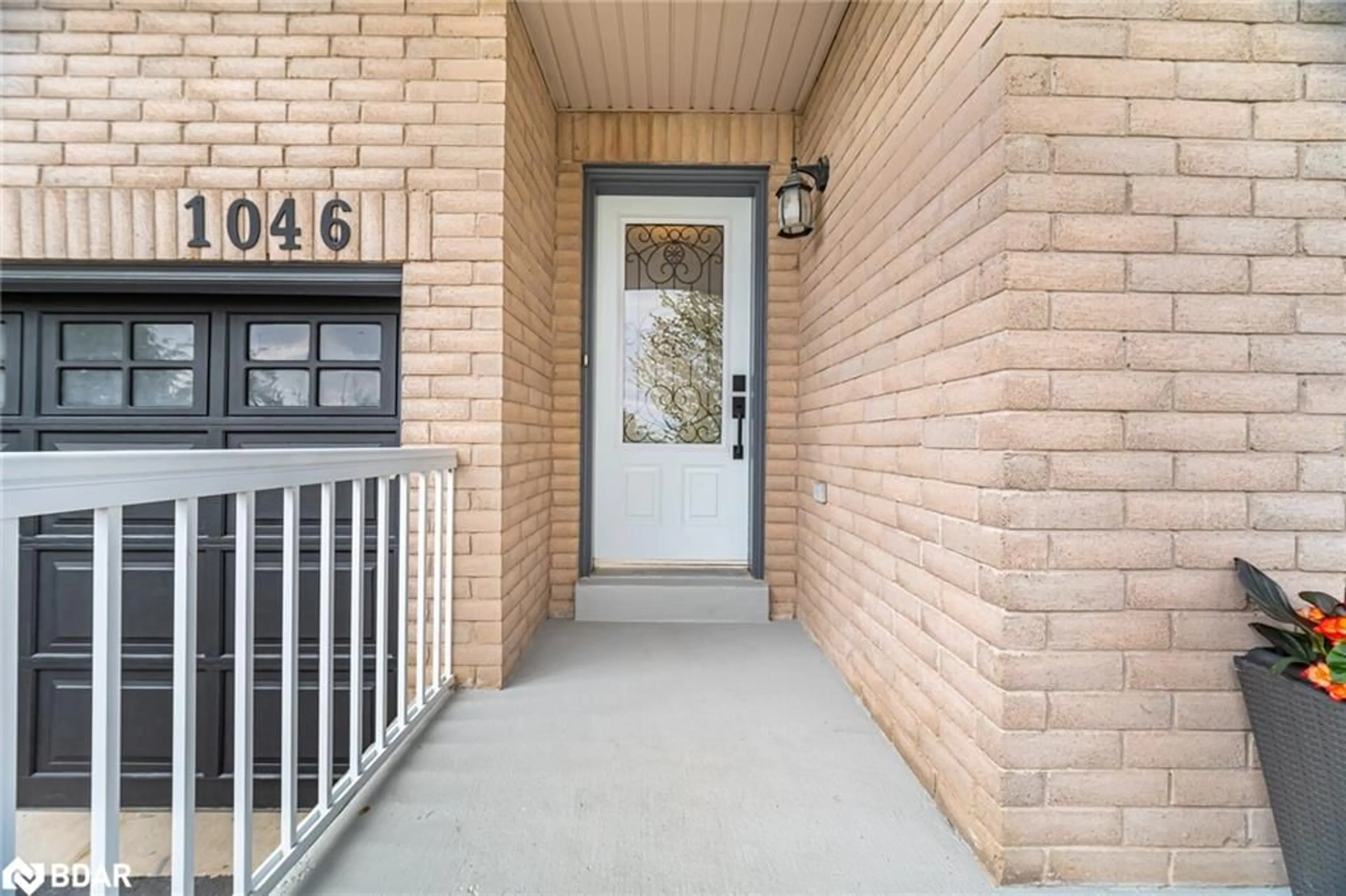 Indoor entryway for 1046 Holdsworth Cres, Milton Ontario L9T 0C2