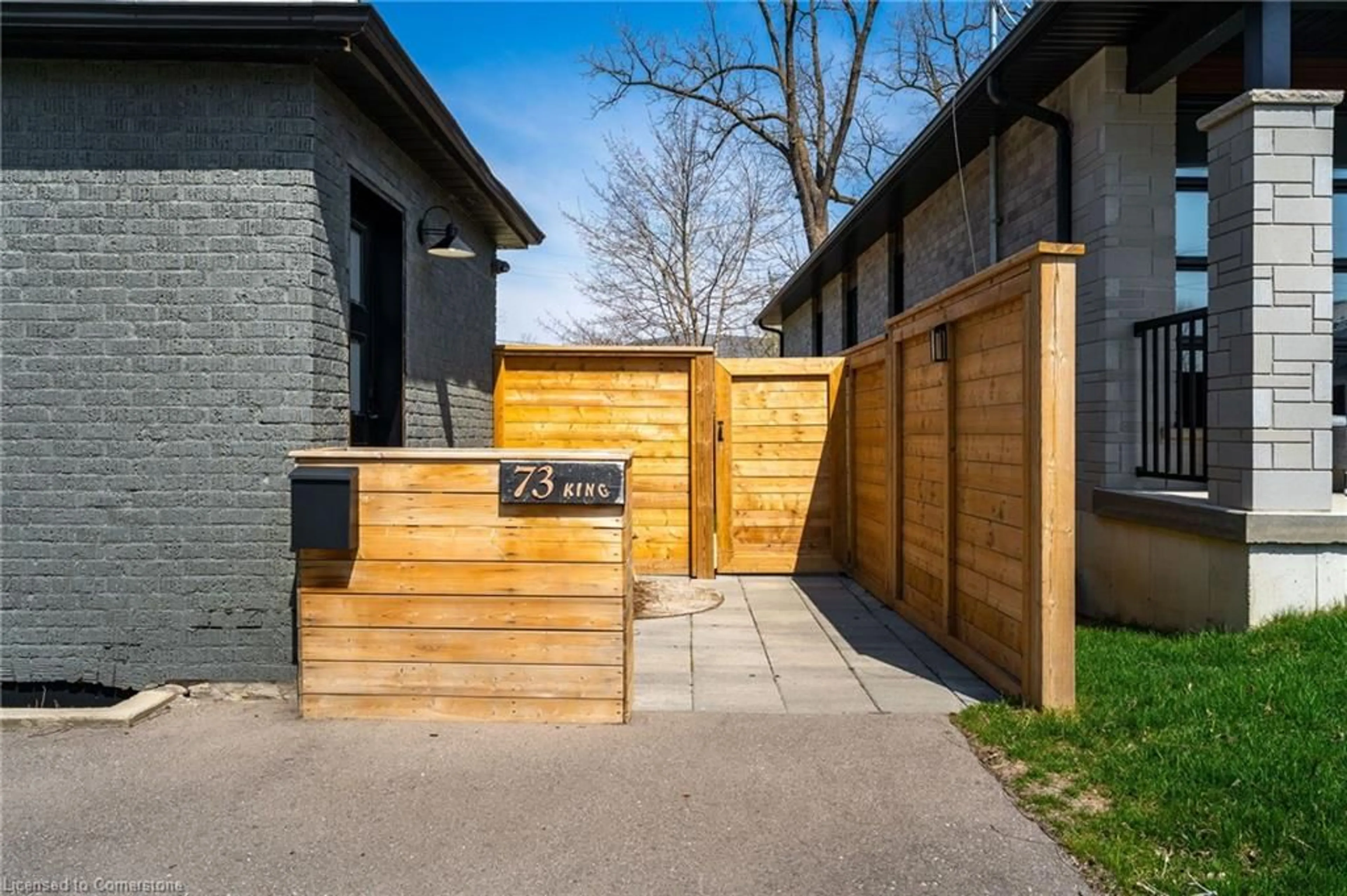Patio, street for 73 King Edward St, Paris Ontario N3L 2G9