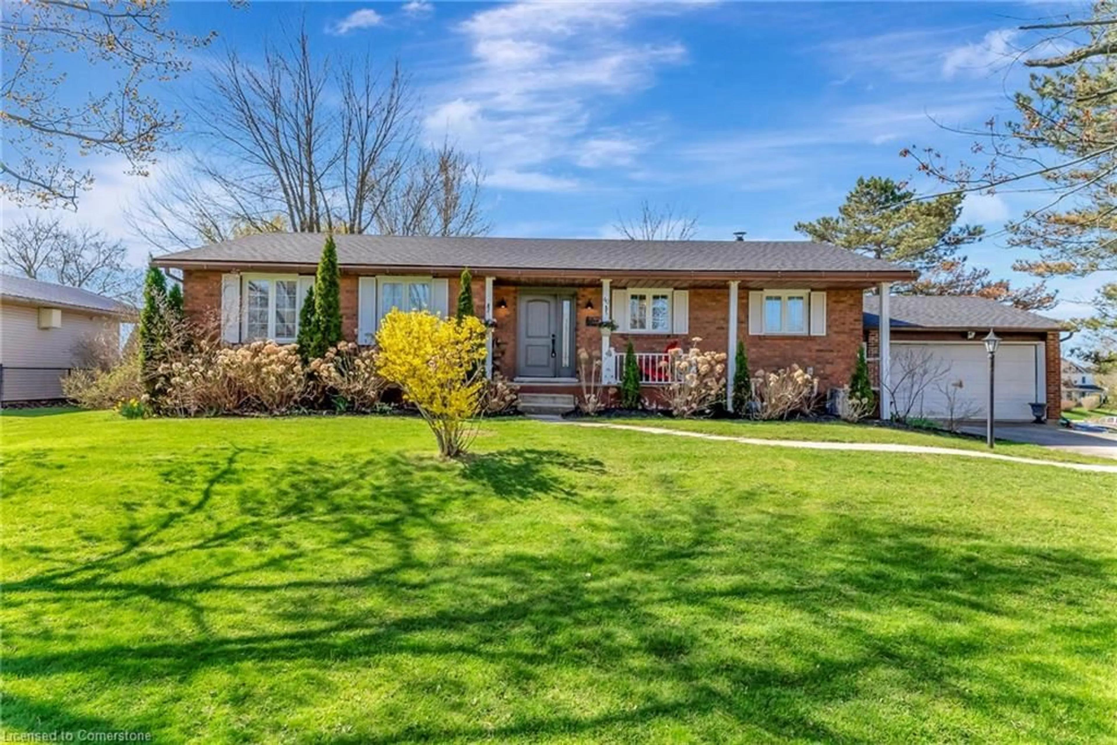 Home with brick exterior material, street for 40 King Ave, York Ontario N0A 1R0