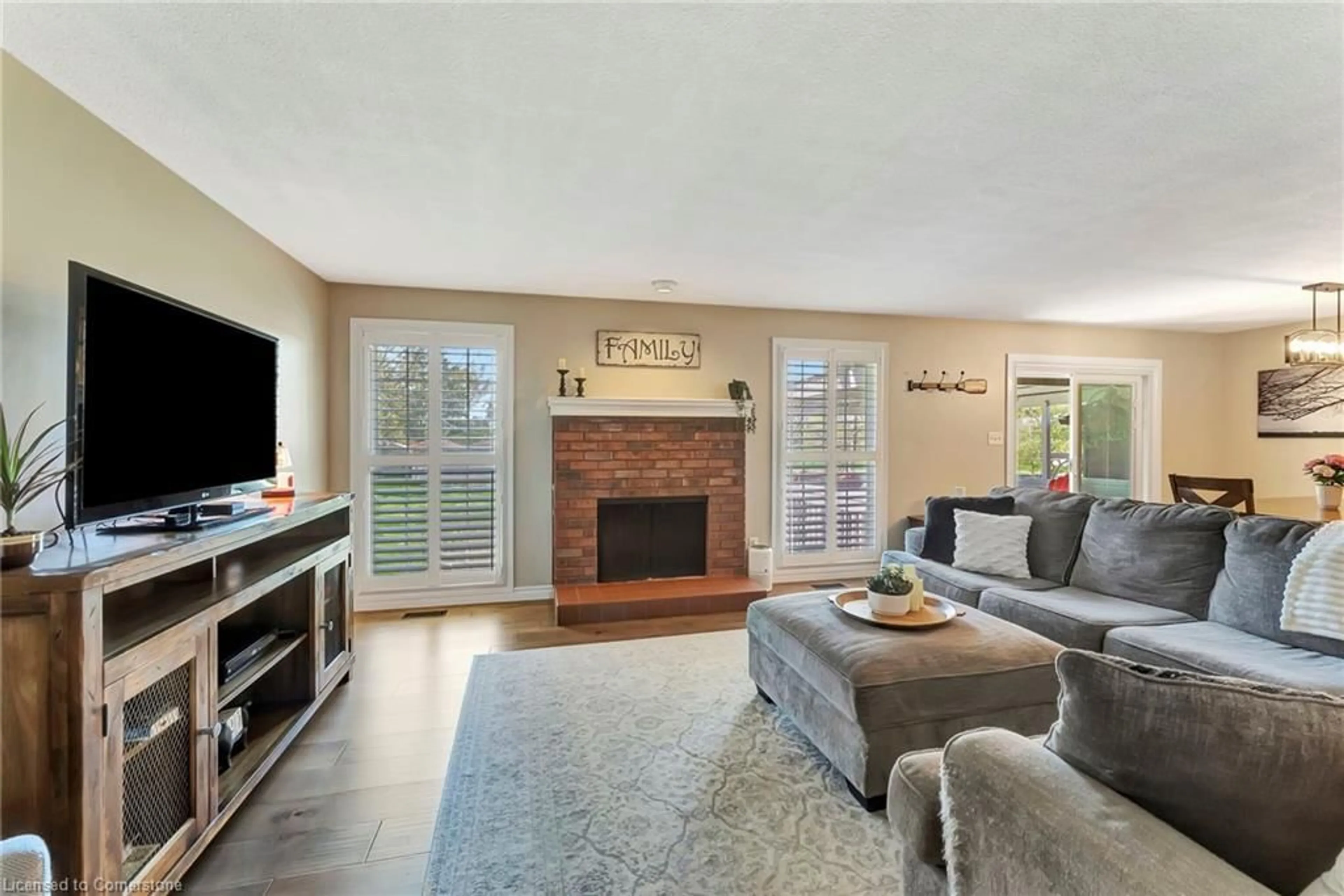 Living room with furniture, unknown for 40 King Ave, York Ontario N0A 1R0