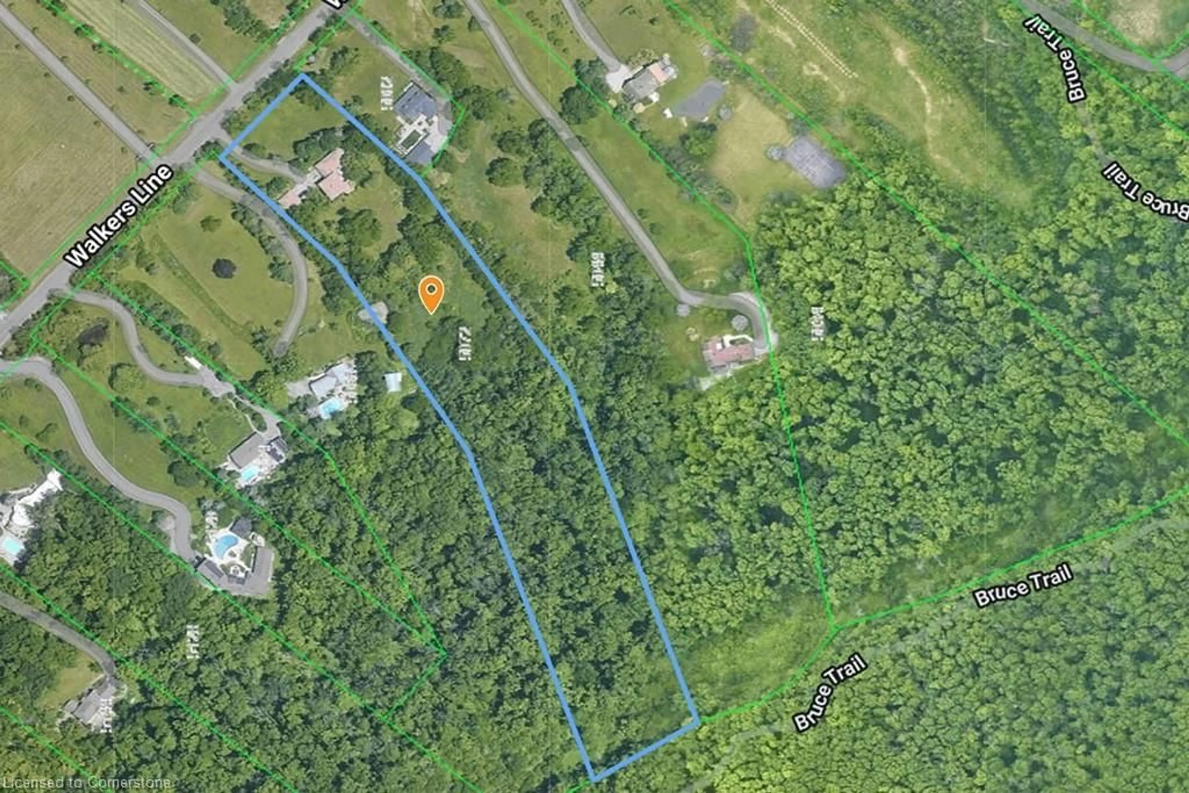 A pic from outside/outdoor area/front of a property/back of a property/a pic from drone, unknown for 5072 Walkers Line, Burlington Ontario L7M 0R1