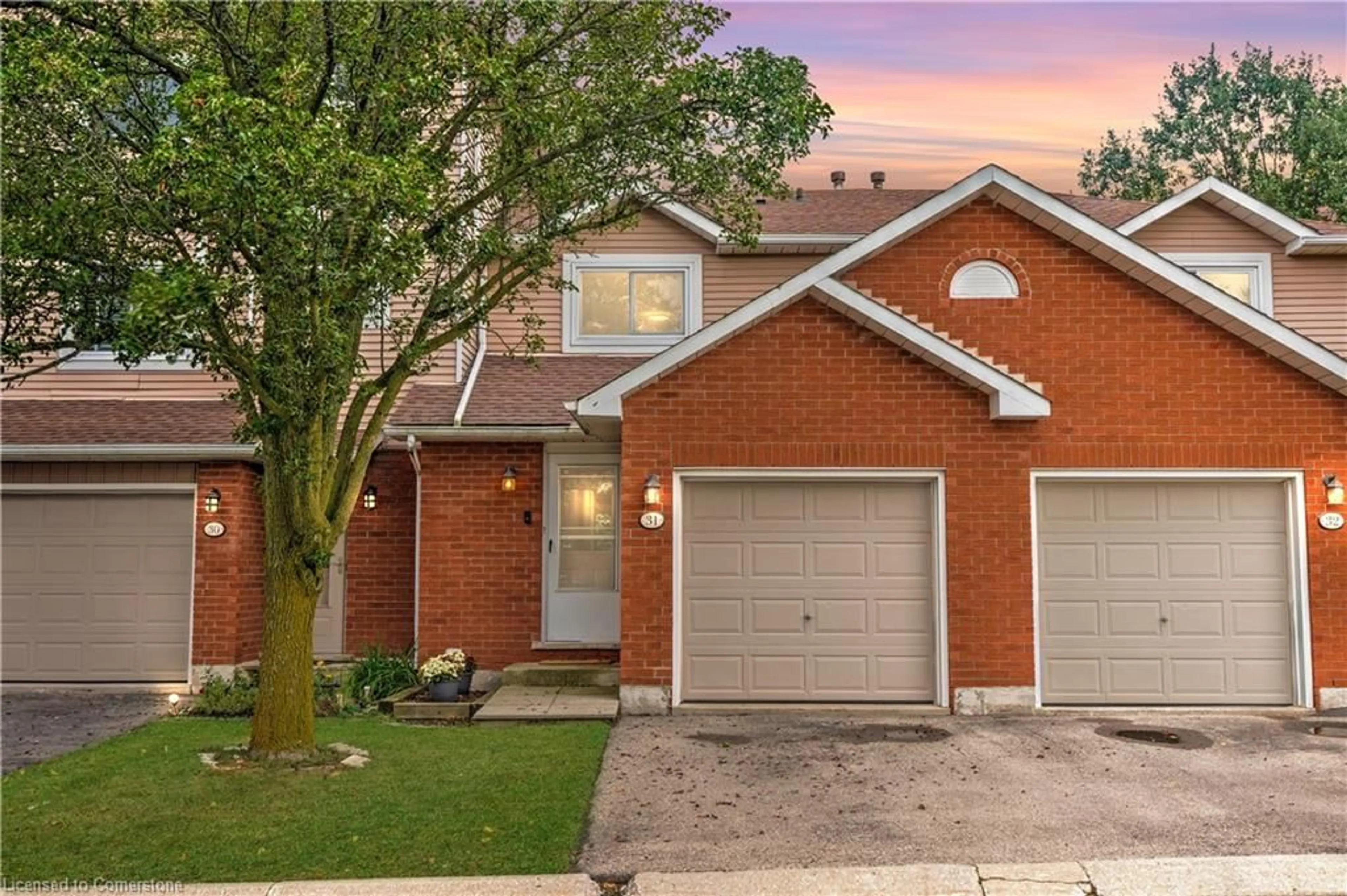 Home with brick exterior material, street for 386 Highland Rd #31, Stoney Creek Ontario L8J 3P9