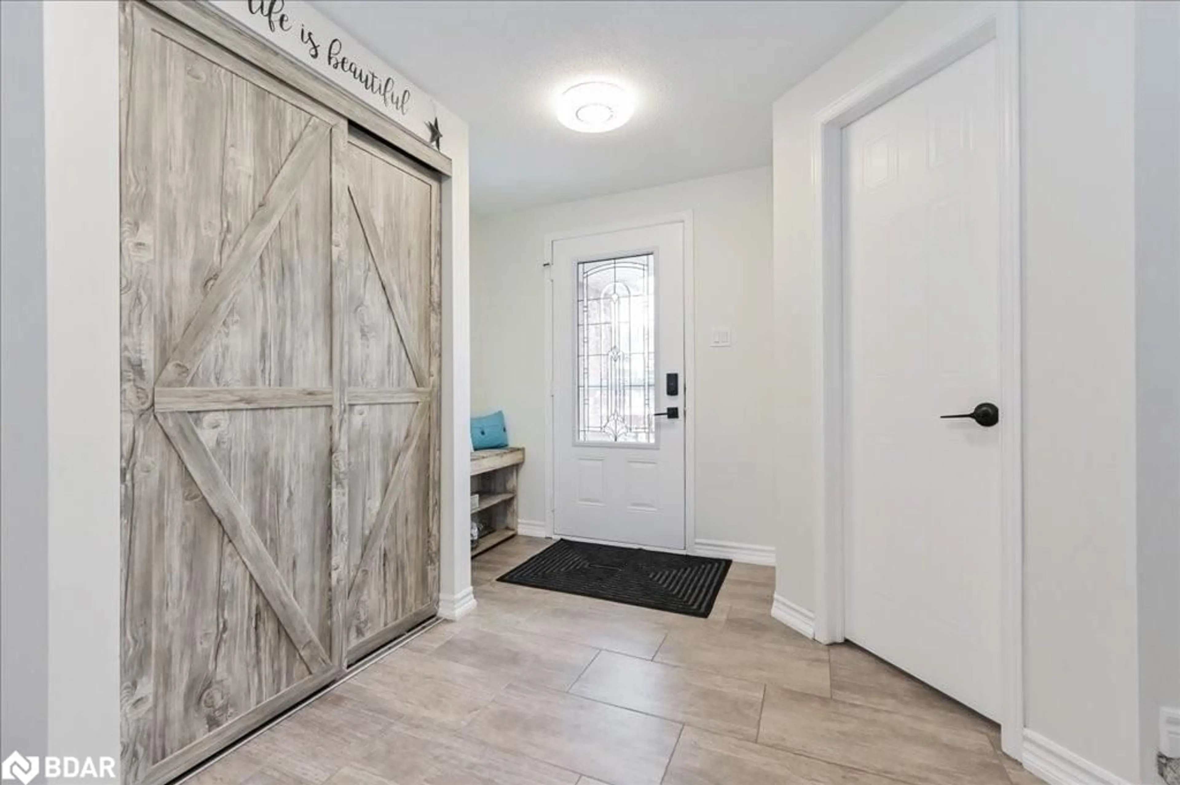 Indoor entryway for 164 Tait Cres, Fergus Ontario N1M 3P5
