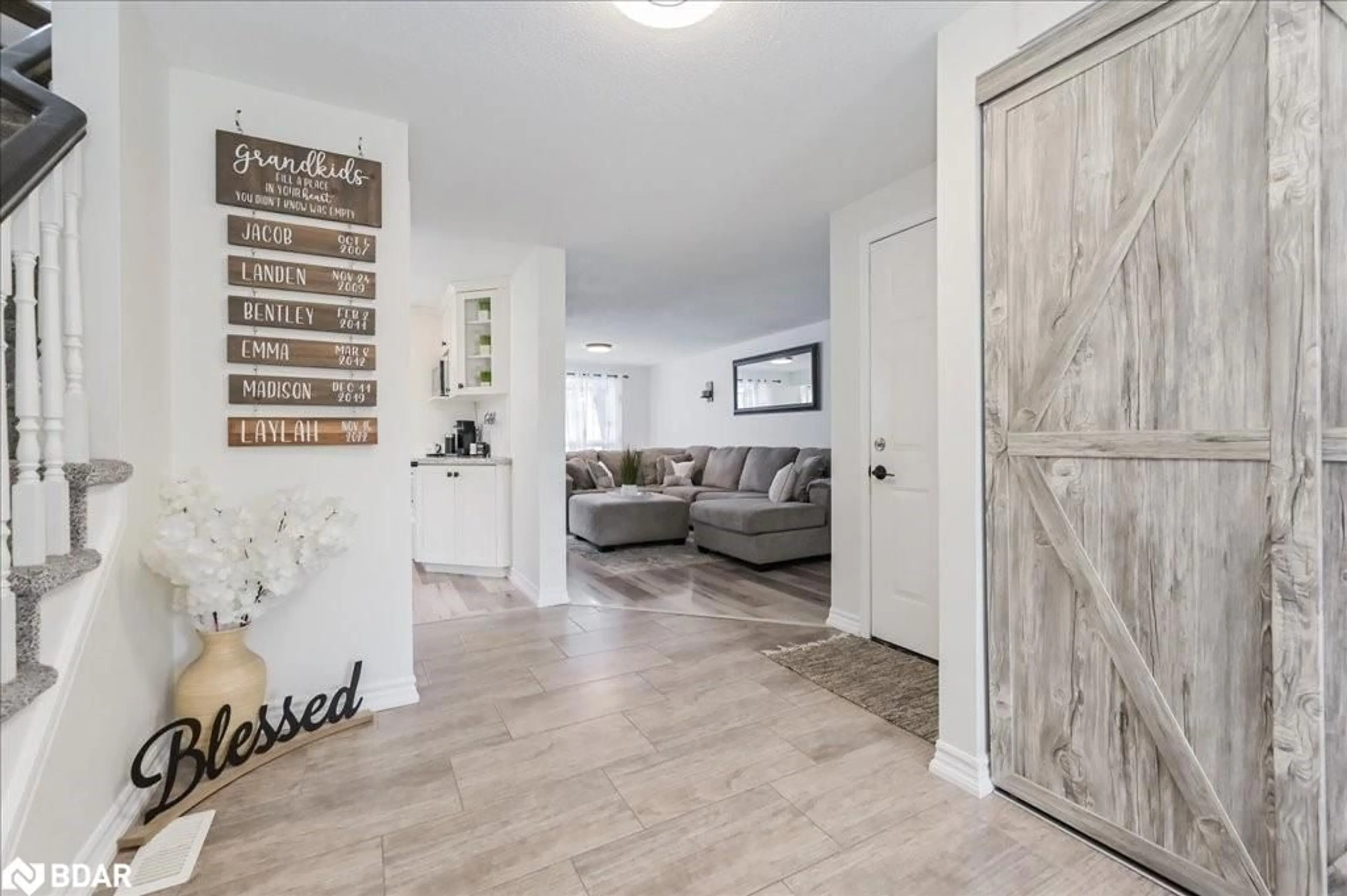Indoor entryway for 164 Tait Cres, Fergus Ontario N1M 3P5
