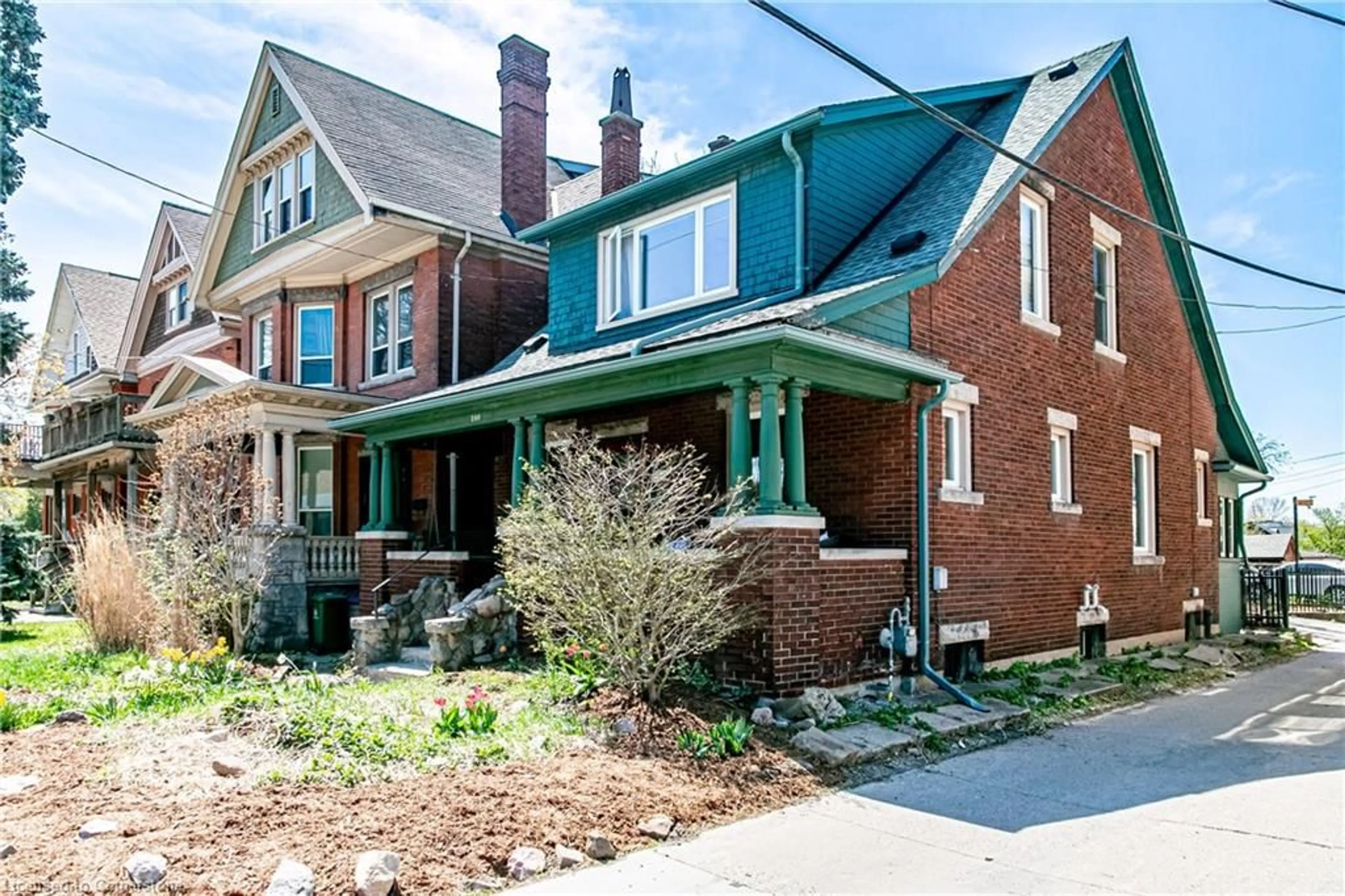 Home with brick exterior material, street for 280 Locke St, Hamilton Ontario L8P 4C1