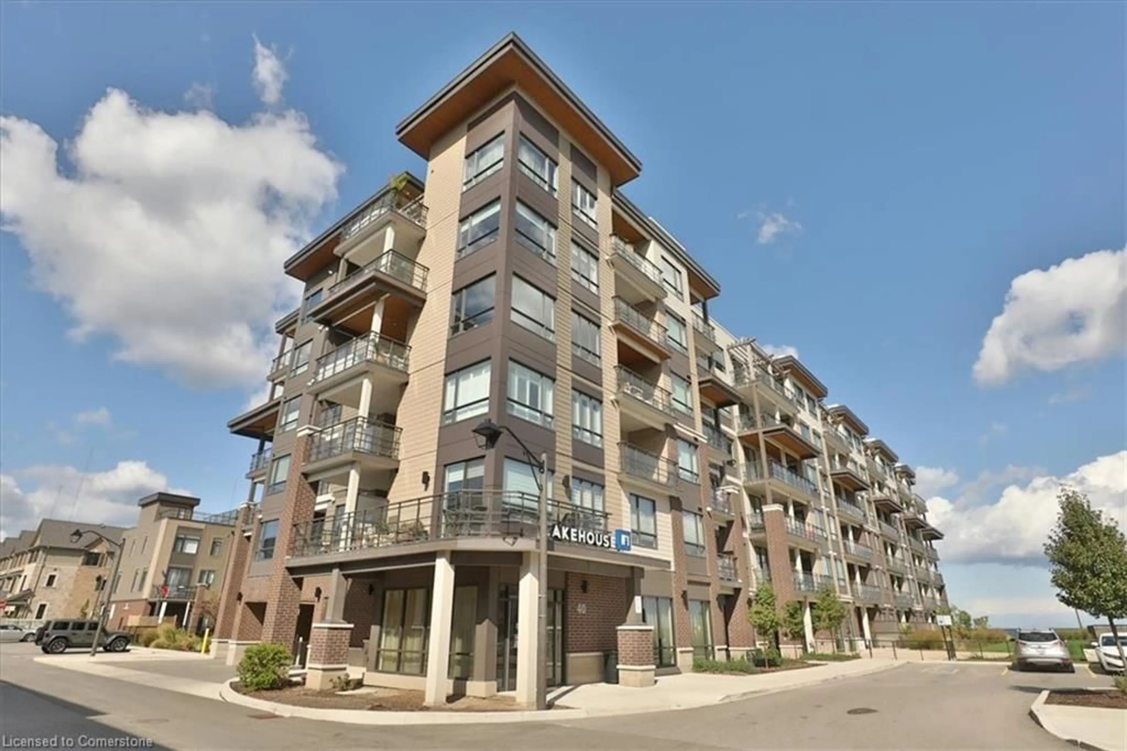 Patio, building for 40 Esplanade Lane #401, Grimsby Ontario L3M 0G9