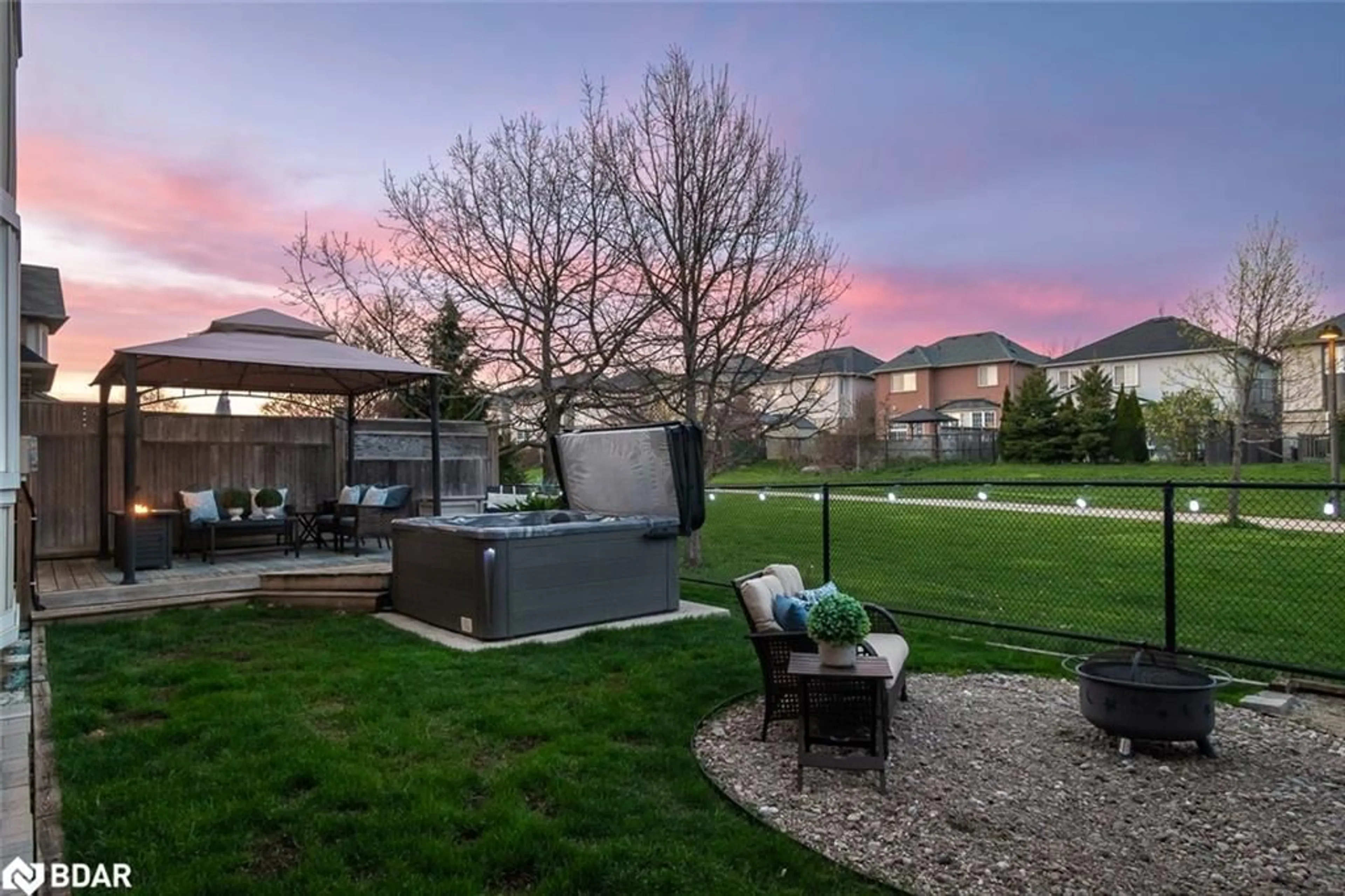 Patio, unknown for 993 Kelman Crt, Milton Ontario L9T 2Y4