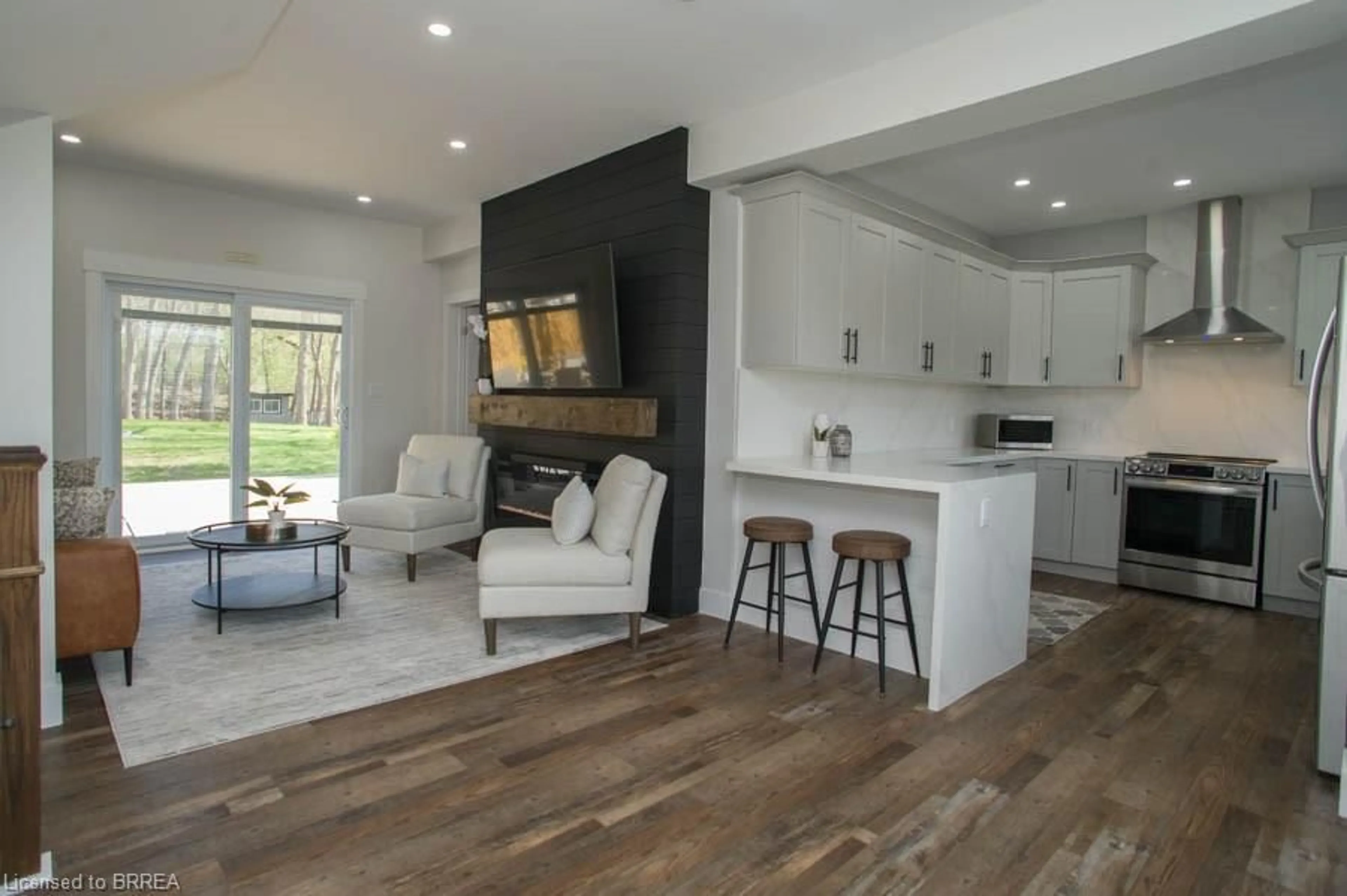 Open concept kitchen, unknown for 245 Charing Cross St, Brantford Ontario N3R 2J7