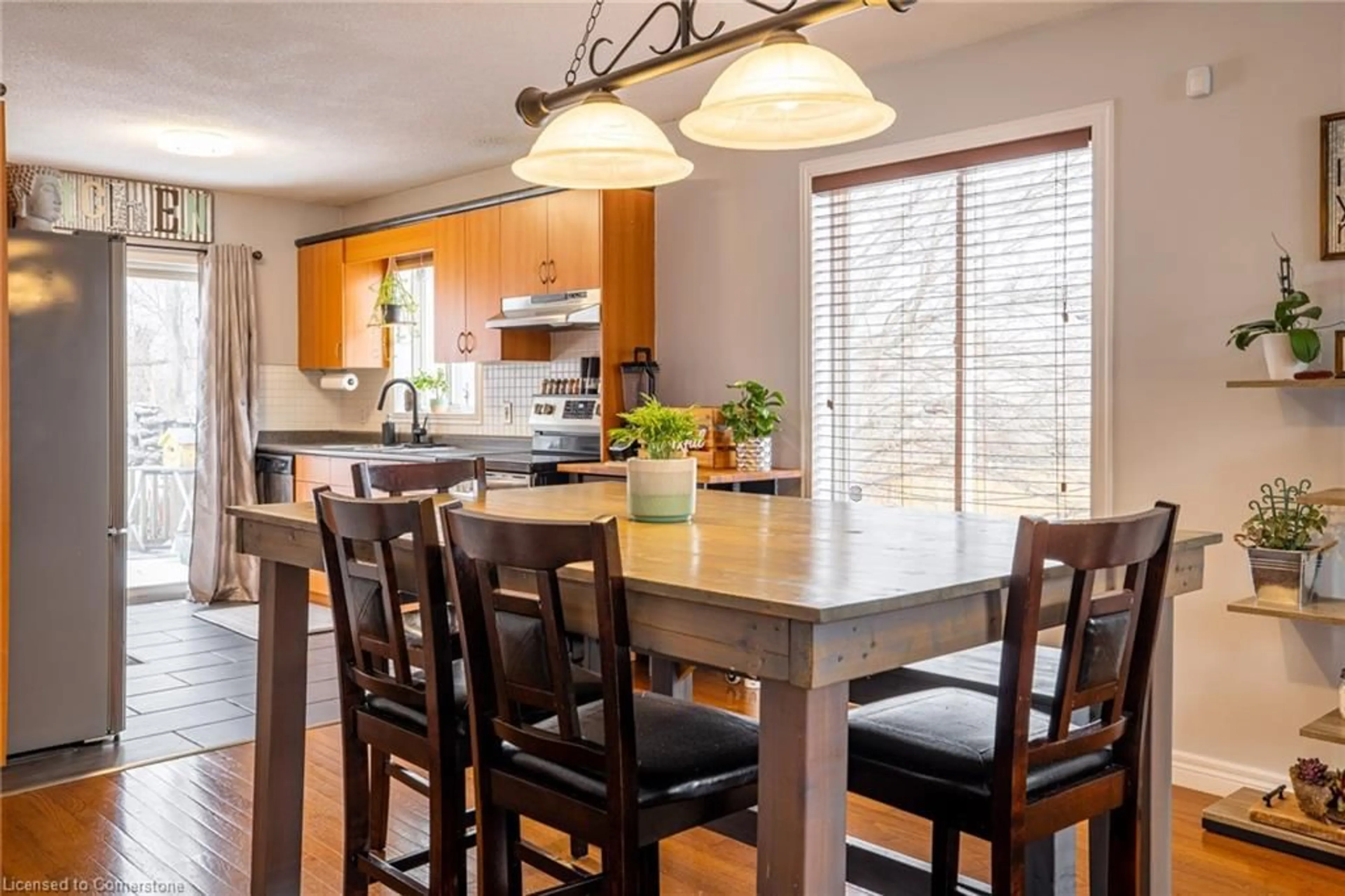 Open concept kitchen, unknown for 35 Davidson St, St. Catharines Ontario L2R 2V3