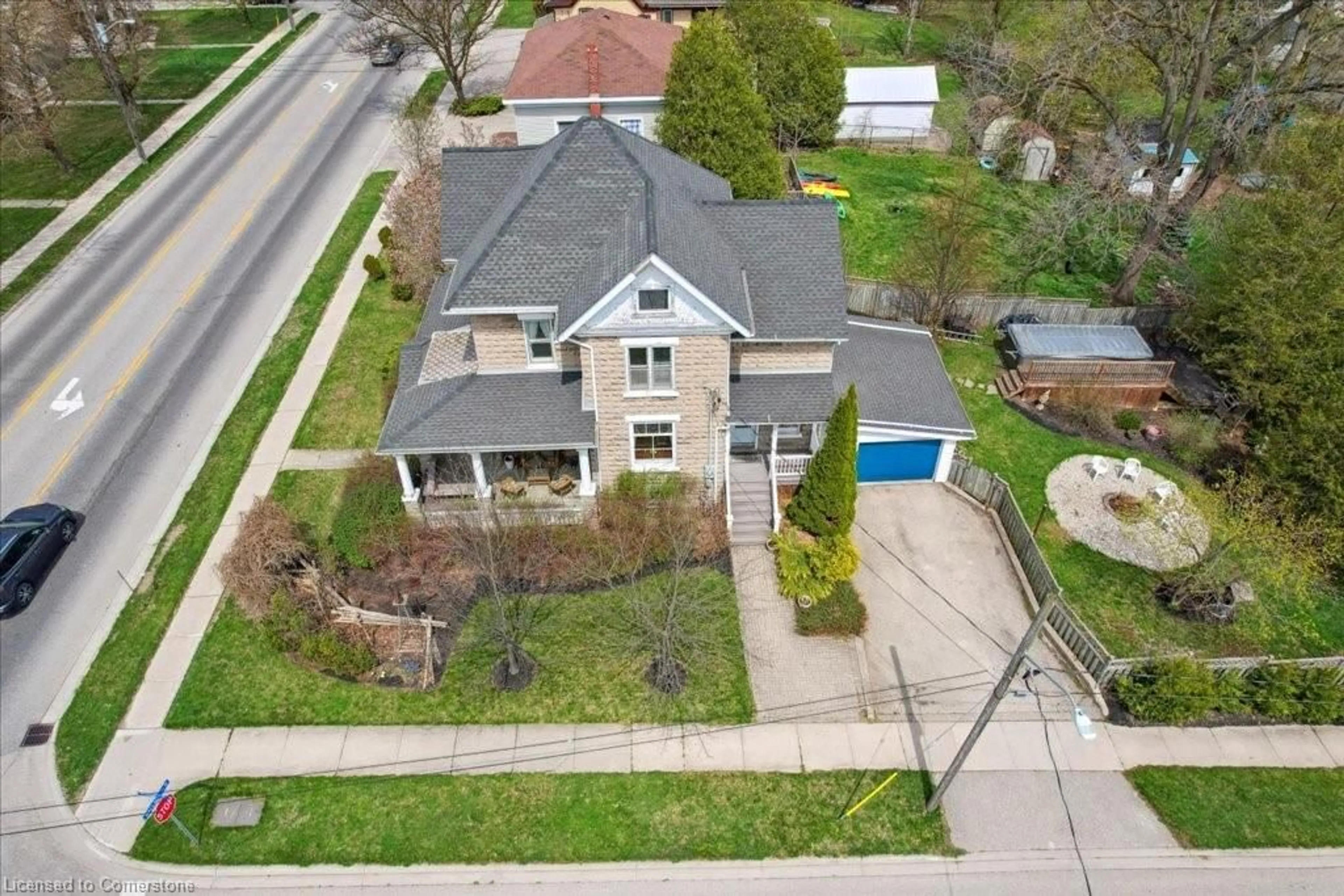 A pic from outside/outdoor area/front of a property/back of a property/a pic from drone, street for 454 Wallace Ave, Listowel Ontario N4W 1L6