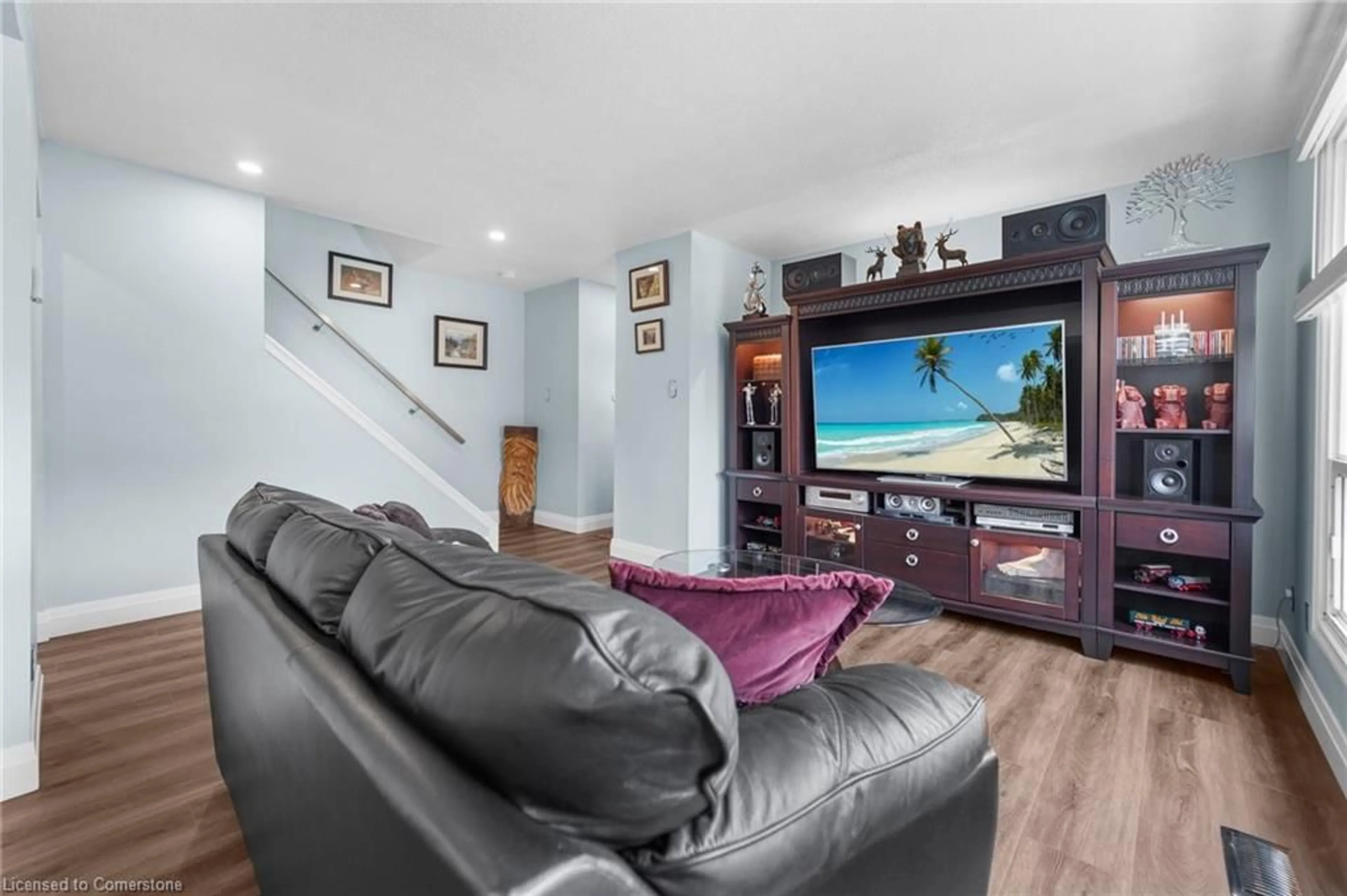 Home theater for 965 Francis Rd #2, Burlington Ontario L7T 3Z1