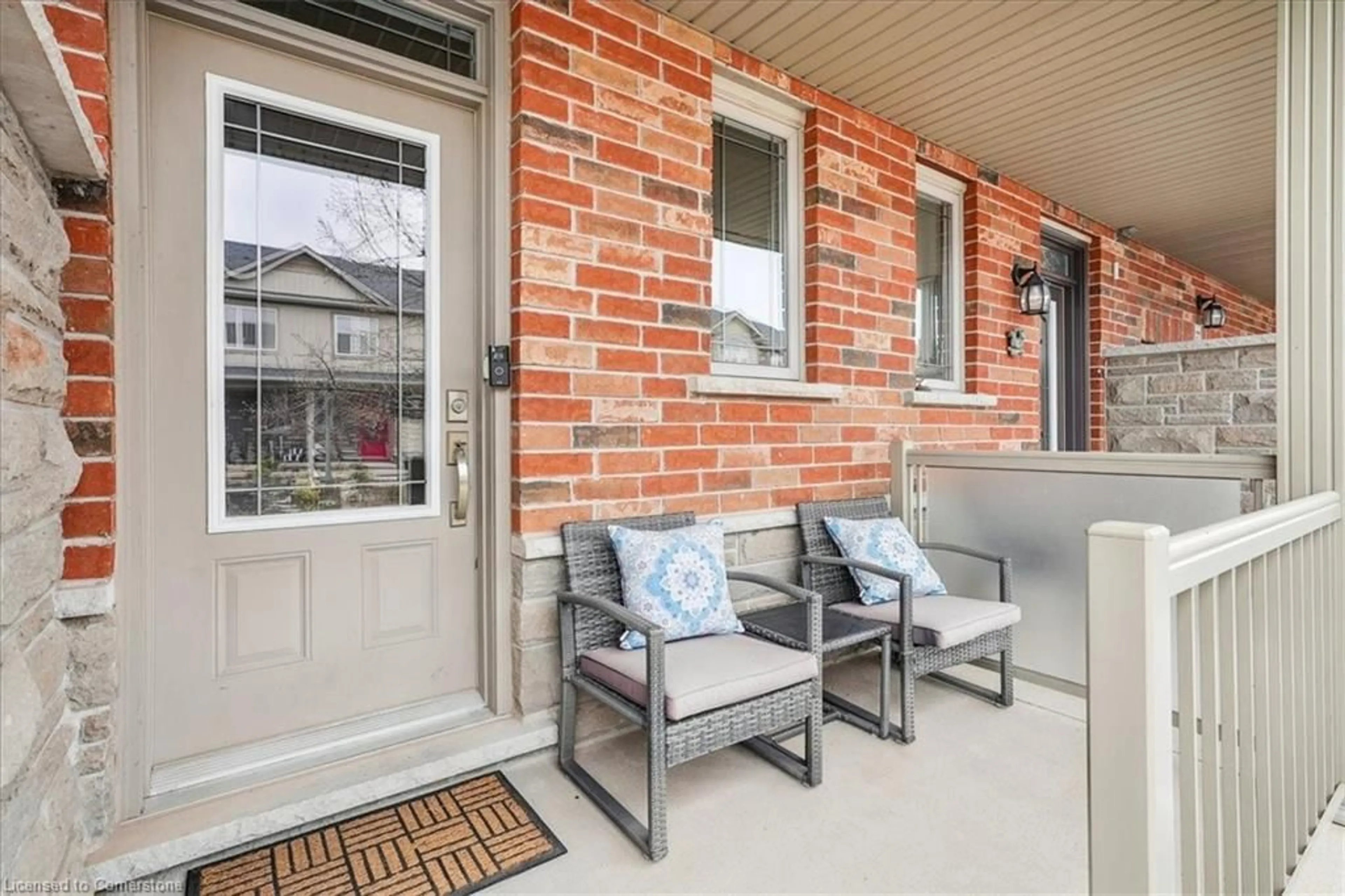 Patio, street for 380 Lake St #31, Grimsby Ontario L3M 0E8