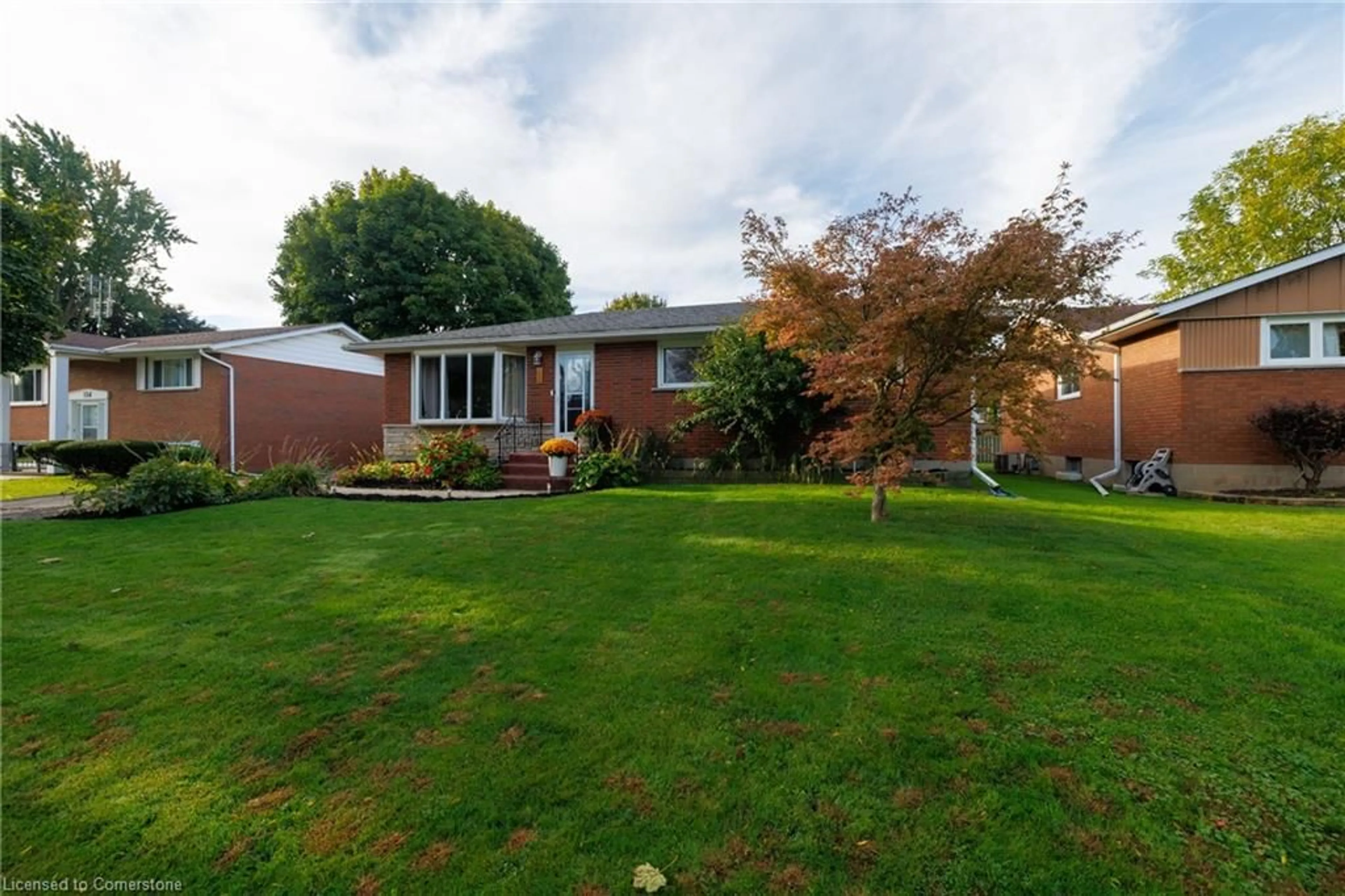 A pic from outside/outdoor area/front of a property/back of a property/a pic from drone, street for 148 Cleary Ave, Dunnville Ontario N1A 1A3
