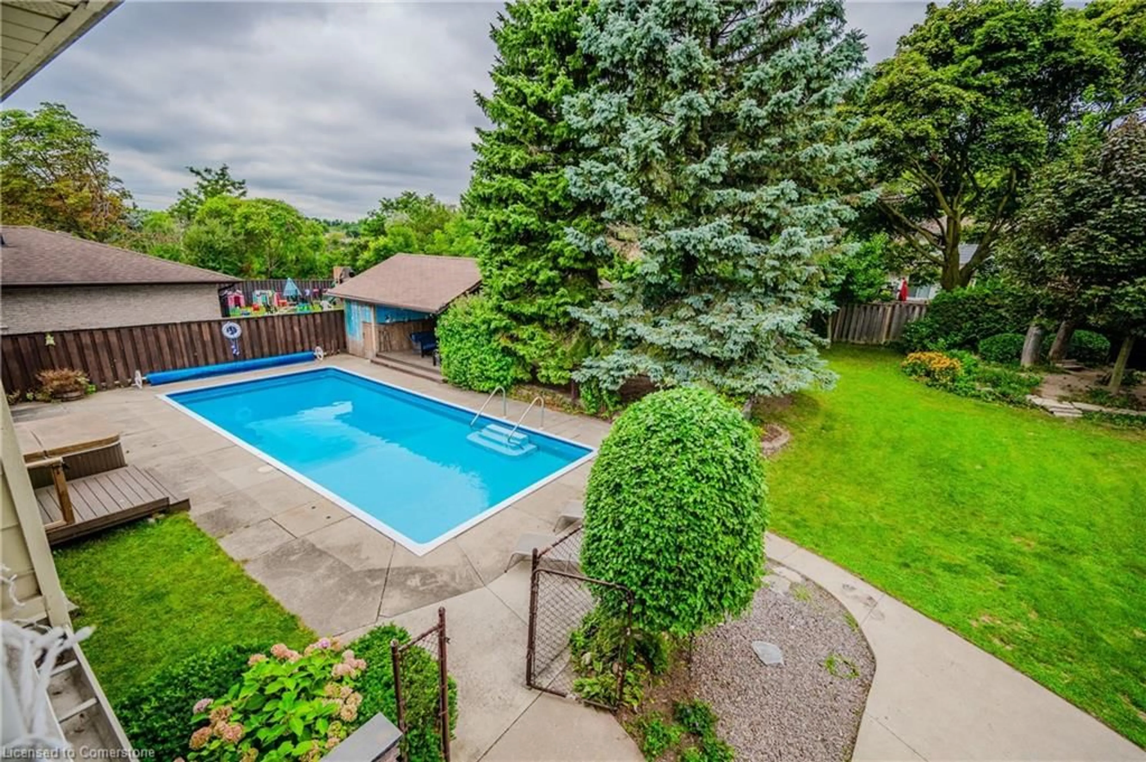 Pool for 414 Warrington Dr, Waterloo Ontario N2L 2P8