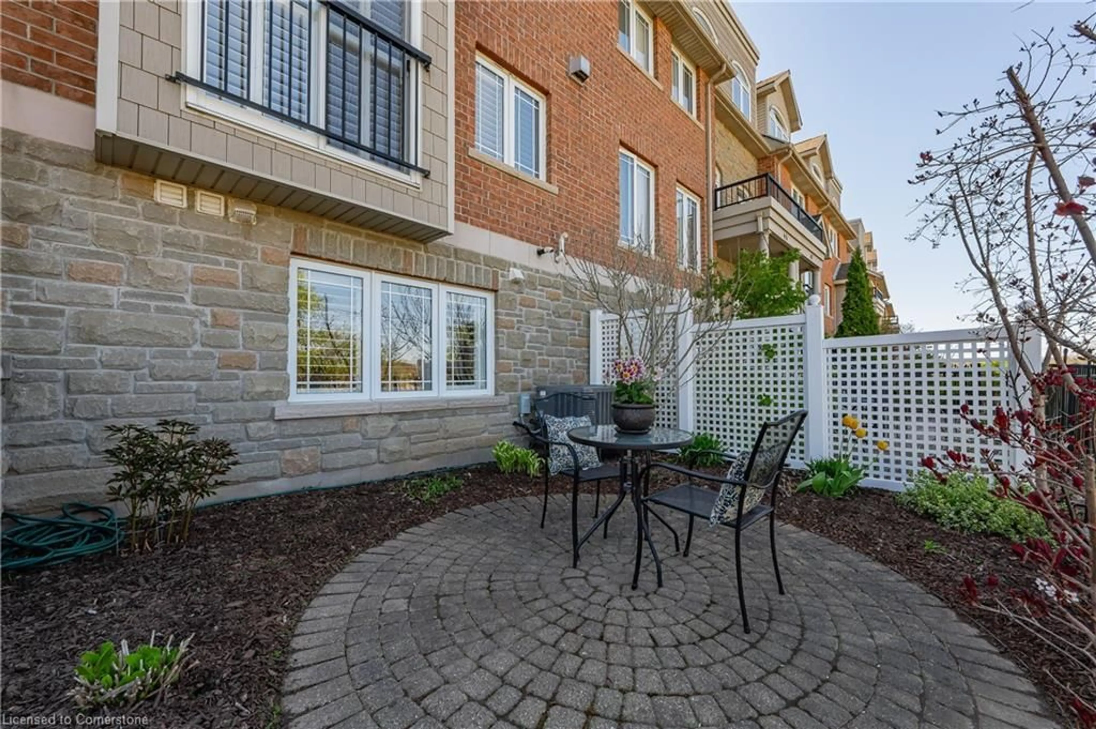 Patio, street for 63 Wellington South, Cambridge Ontario N1R 8N4