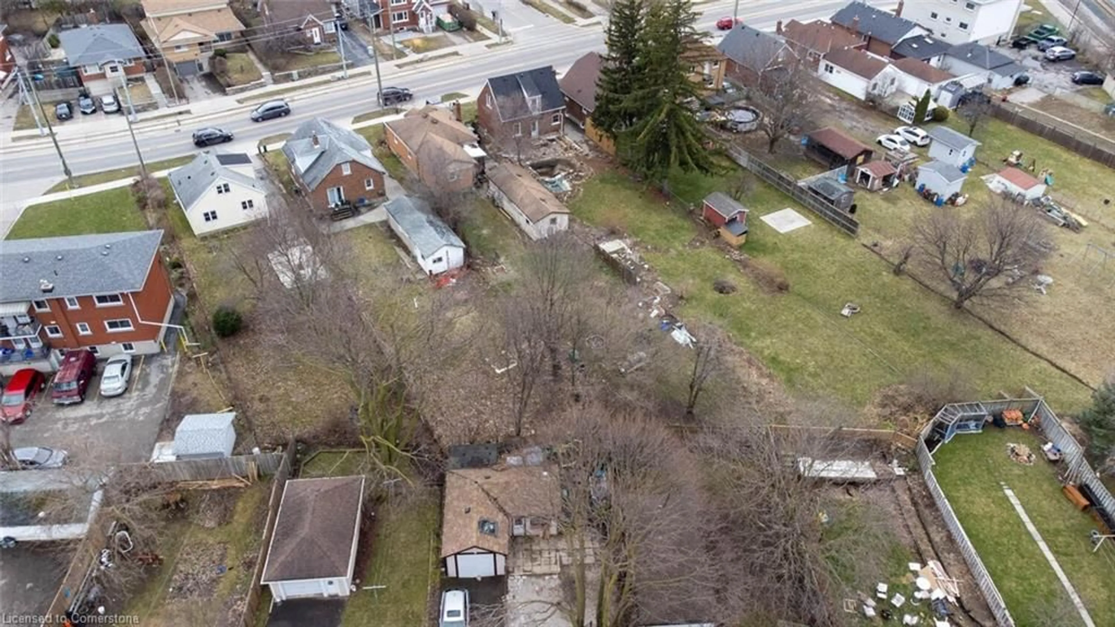 A pic from outside/outdoor area/front of a property/back of a property/a pic from drone, street for 296 Ottawa St, Kitchener Ontario N2G 3T6