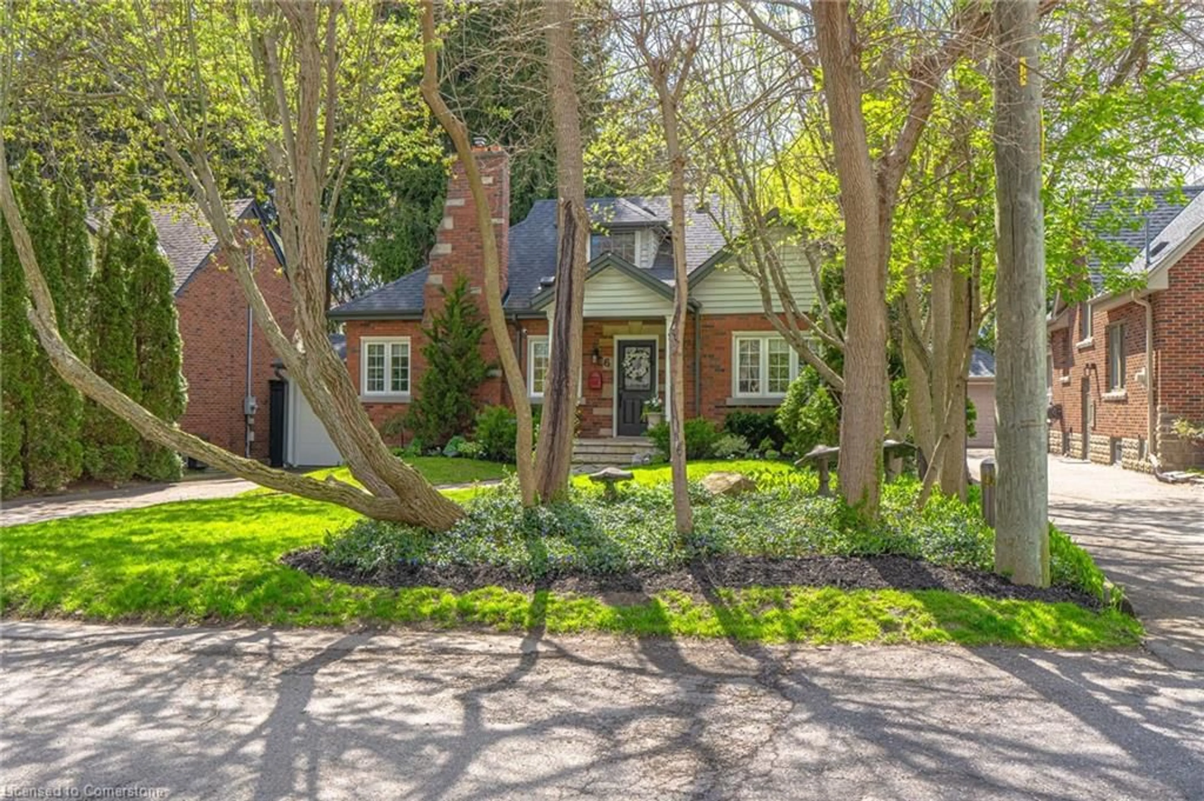 Home with brick exterior material, street for 6 Tweedsmuir Ave, Dundas Ontario L9H 4H5