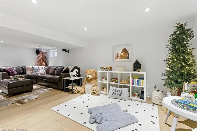 Additional property image - 6 Tweedsmuir Ave