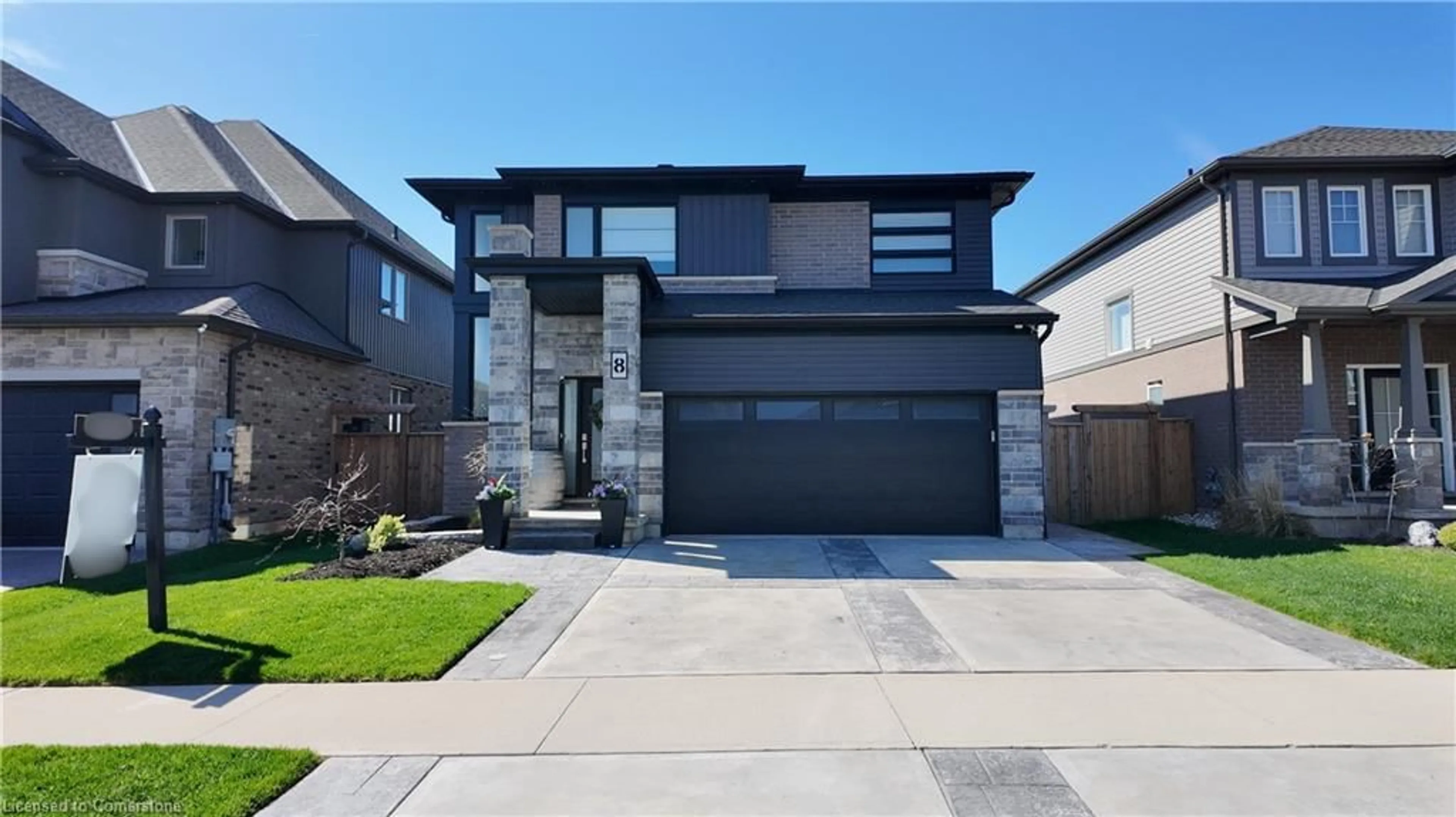 Home with brick exterior material, street for 8 Myrtle Street, Fonthill Ontario L0S 1E6