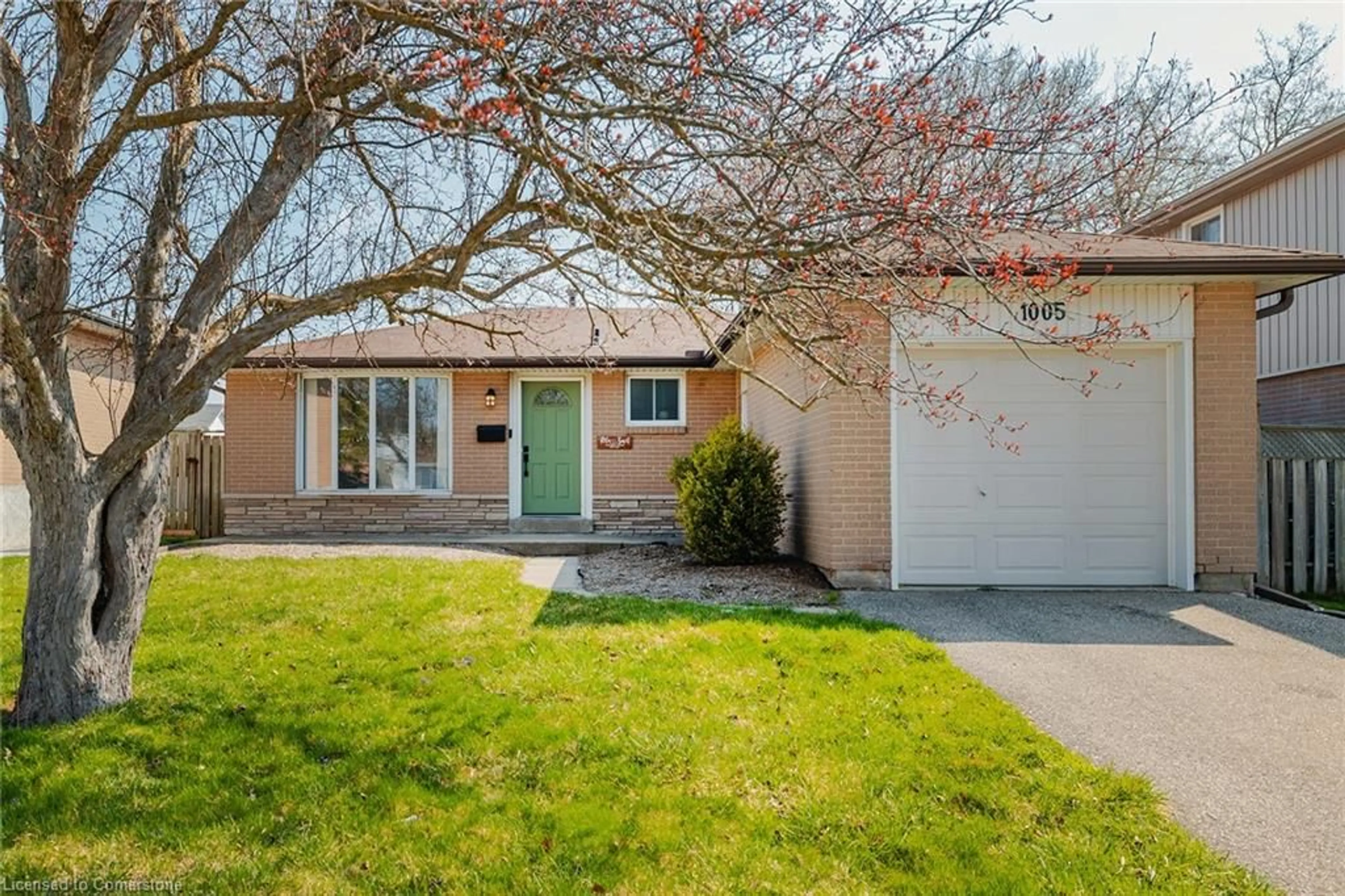 Unknown for 1005 Mary Ave, Cambridge Ontario N3H 4N6