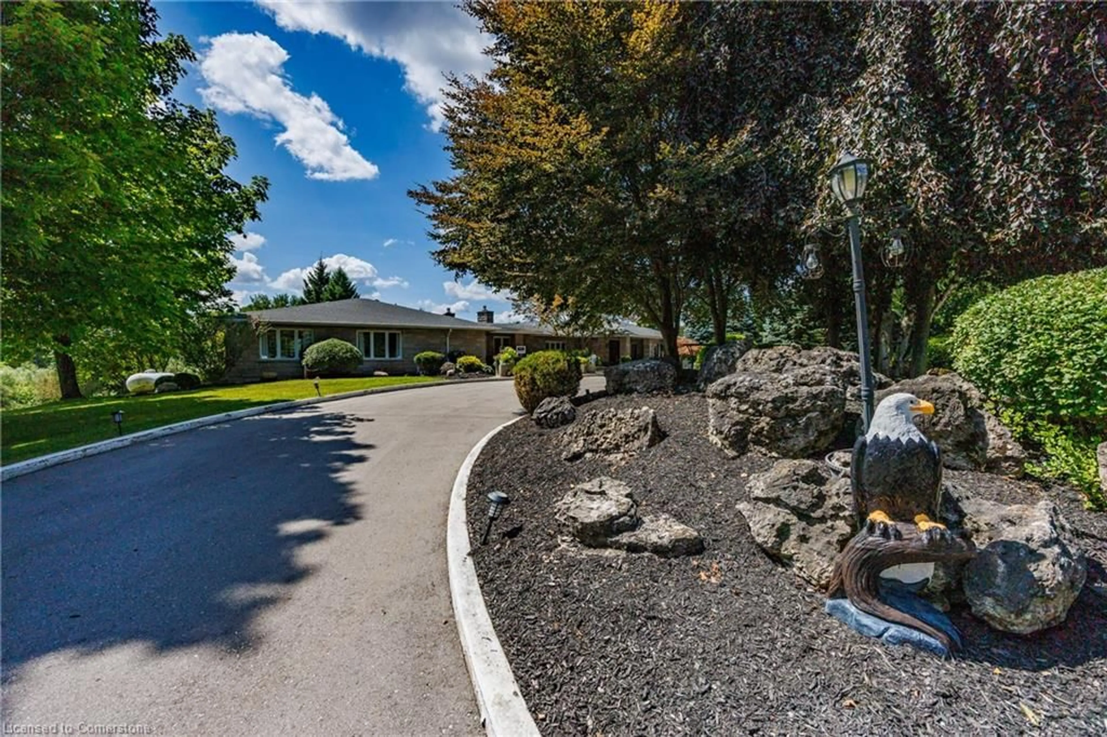 Patio, mountain view for 1285 Cockshutt Rd, Renton Ontario N3Y 4K3