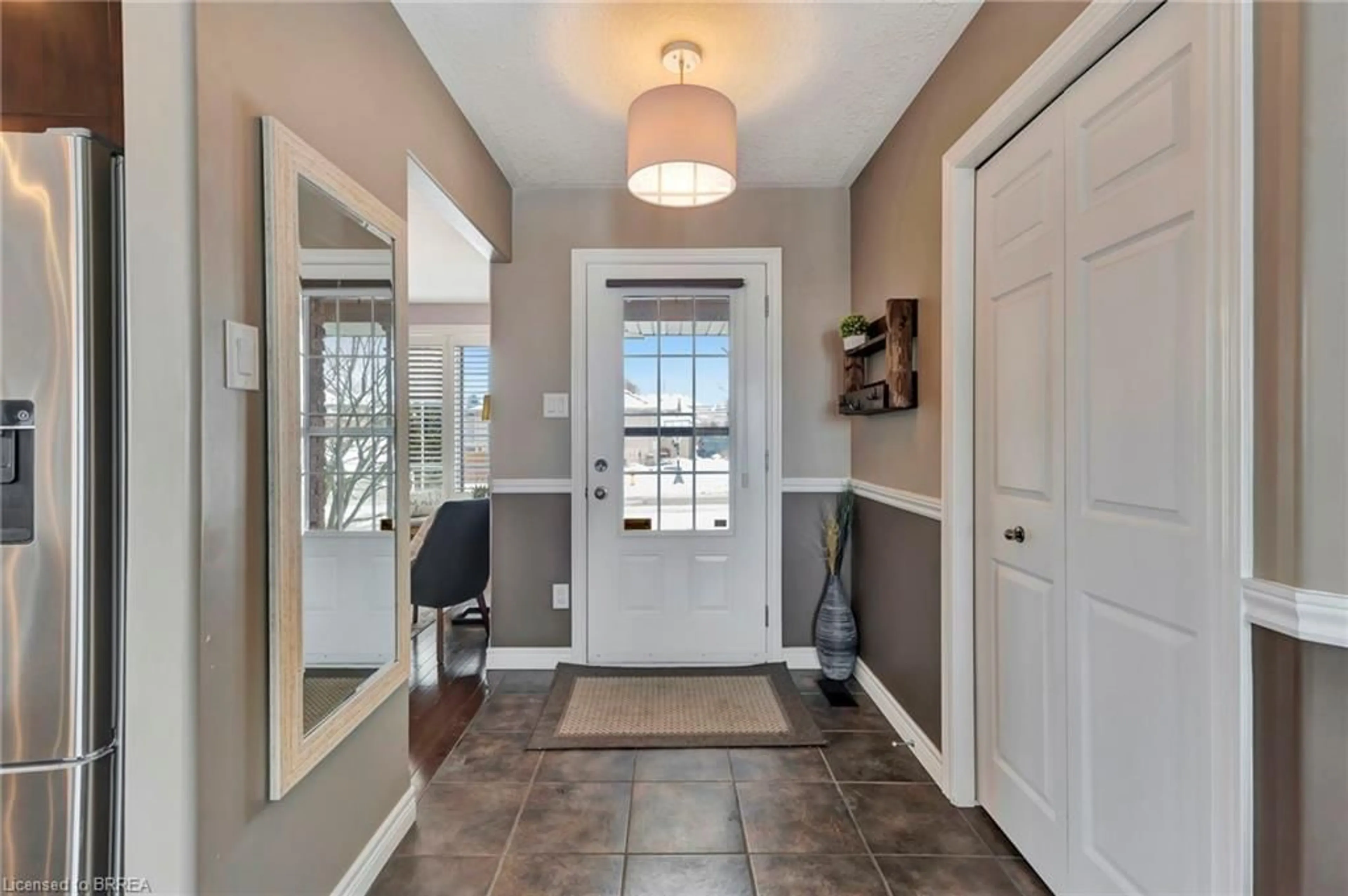 Indoor entryway for 56 Southampton Dr, St. George Ontario N0E 1N0