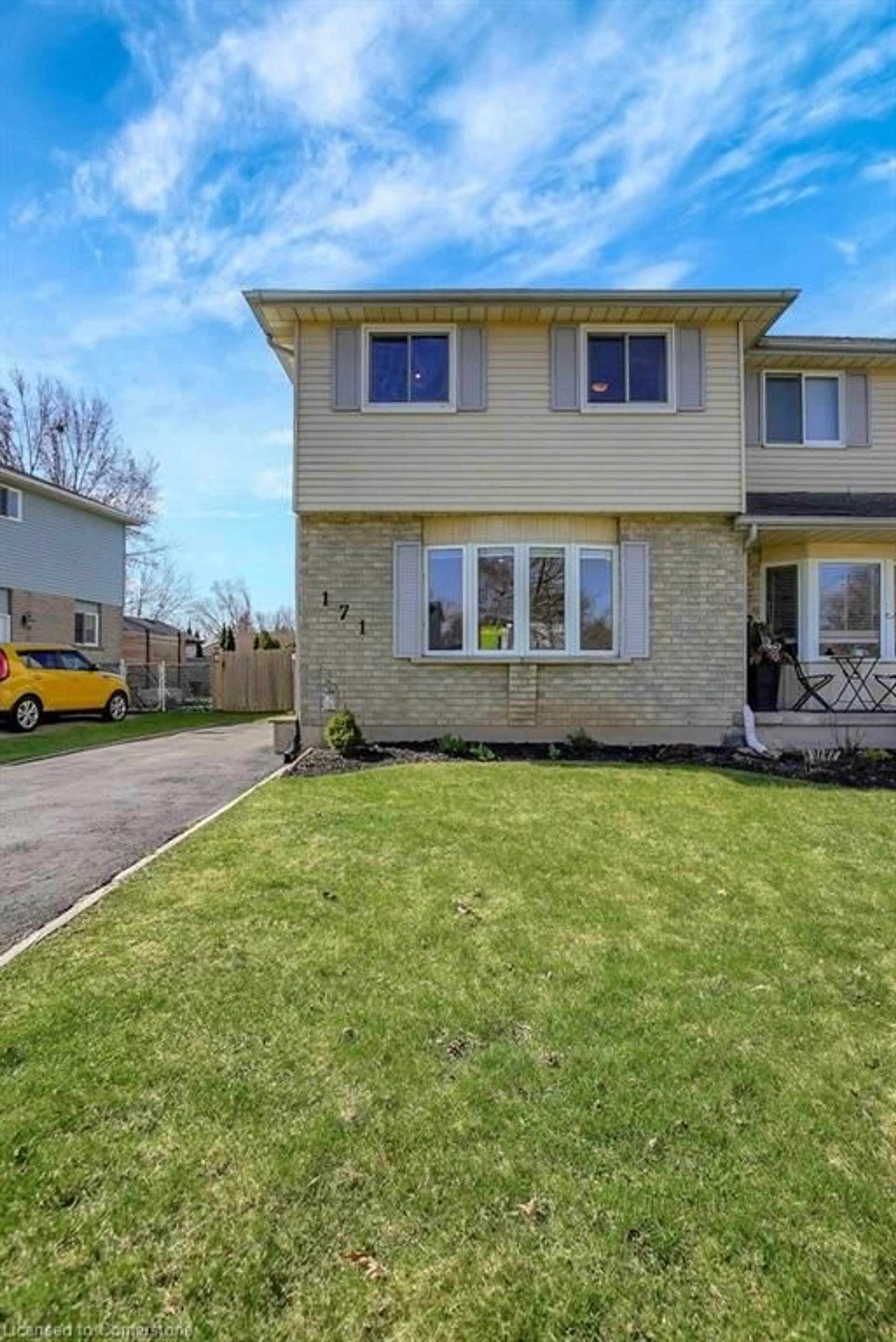 Home with vinyl exterior material, street for 171 Forrest Ave, New Hamburg Ontario N3A 1X8