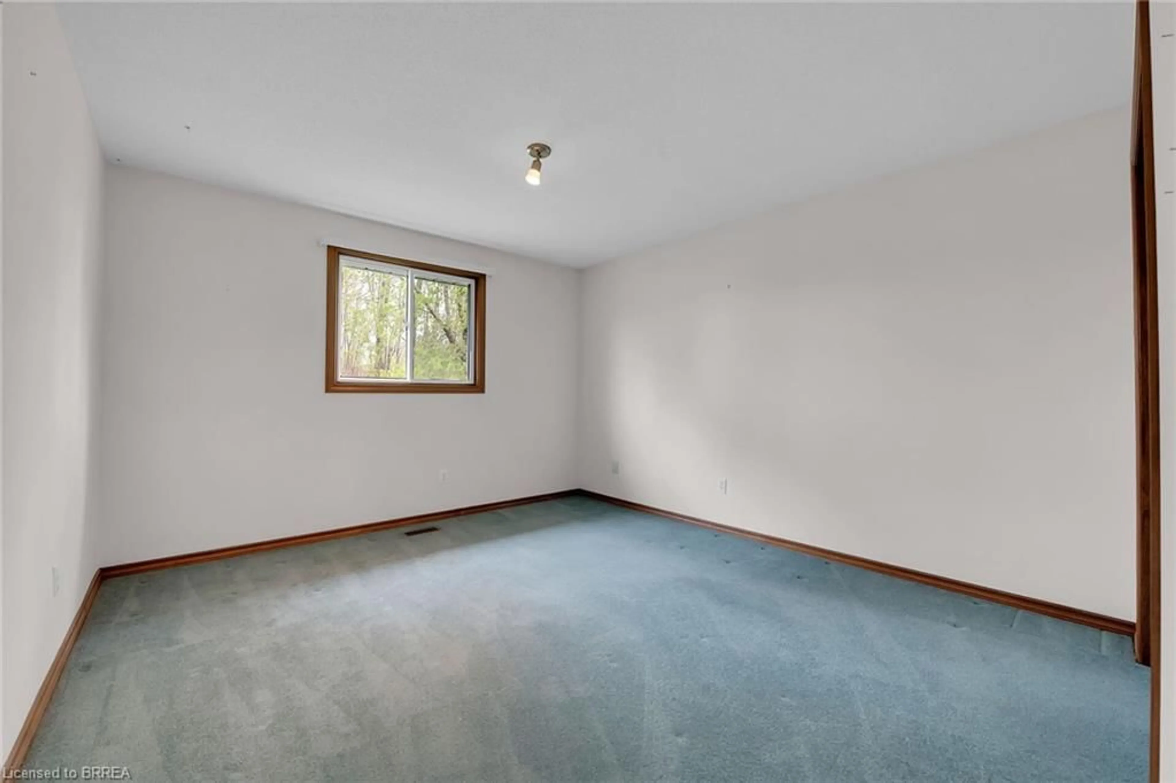 A pic of a room for 6 Digby Crt, Brantford Ontario N3P 2A6