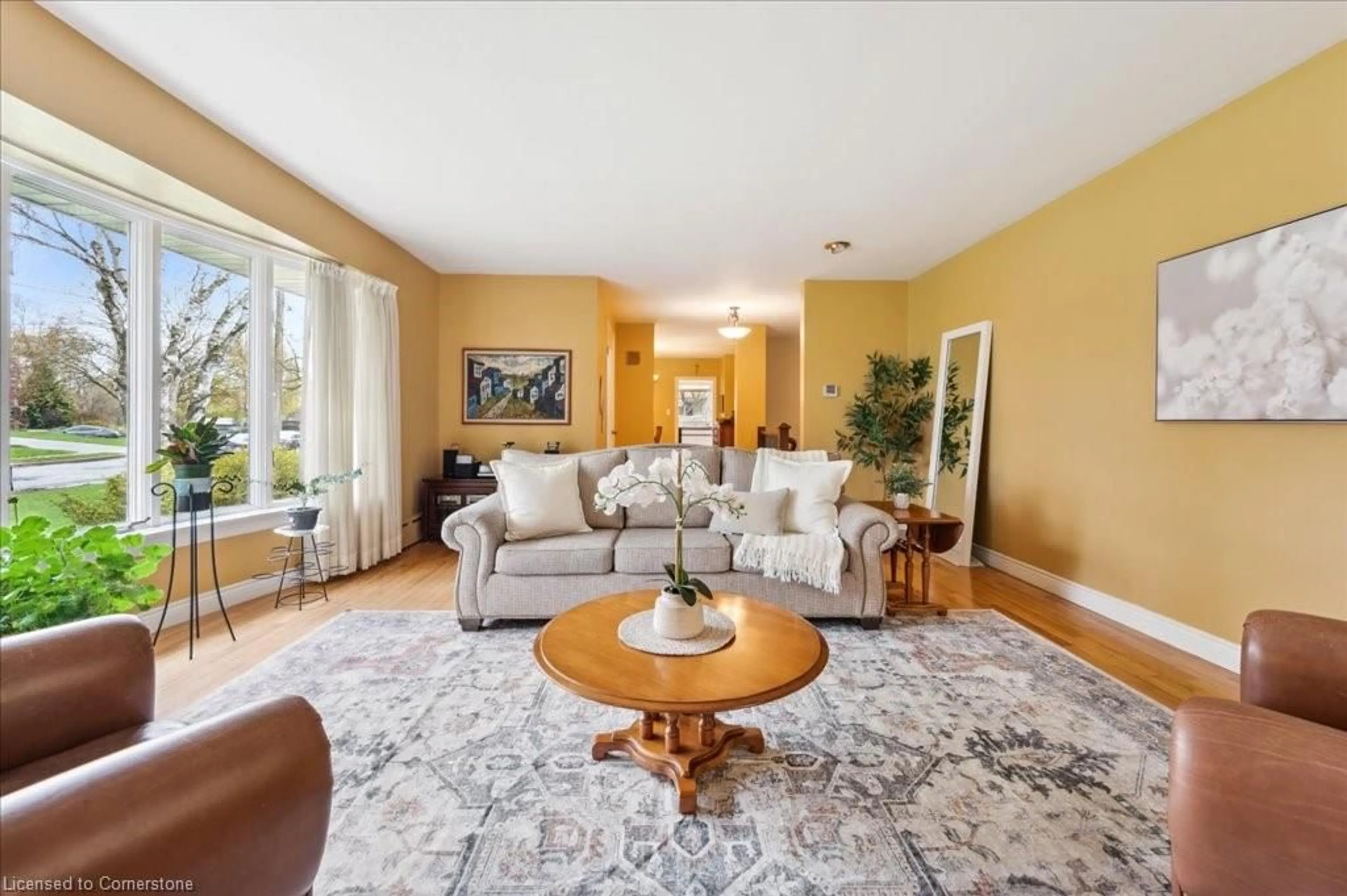 Living room with furniture, unknown for 96 Callander Dr, Guelph Ontario N1E 4H8