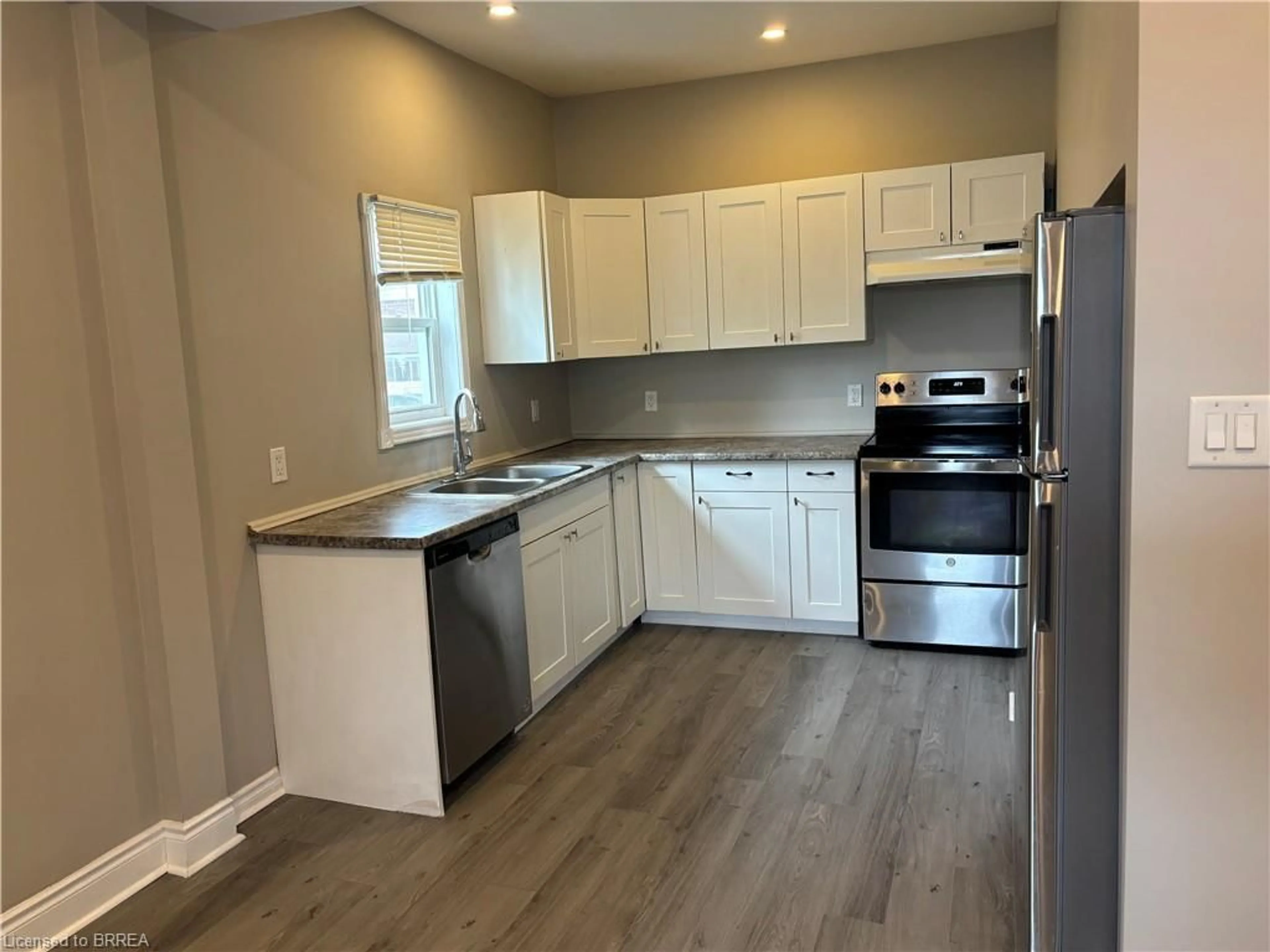 Open concept kitchen, unknown for 196 Marlborough St, Brantford Ontario N3T 4T1