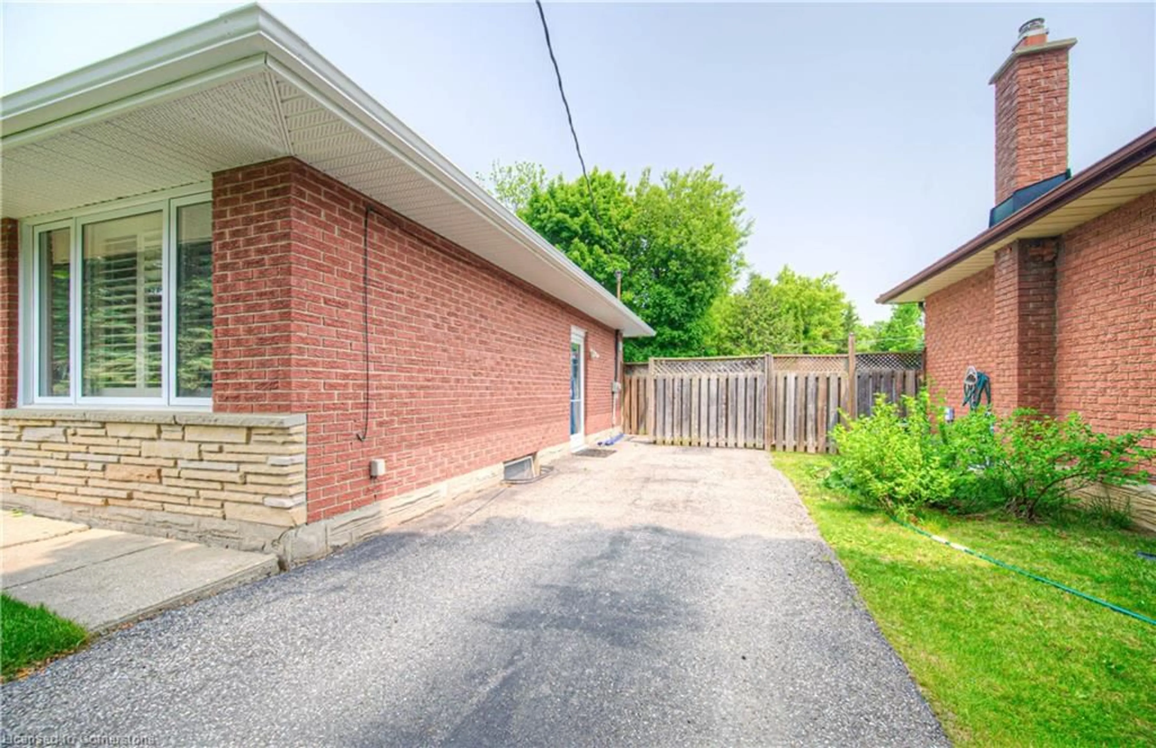 Unknown for 28 Gerrard Ave, Cambridge Ontario N3C 2S1