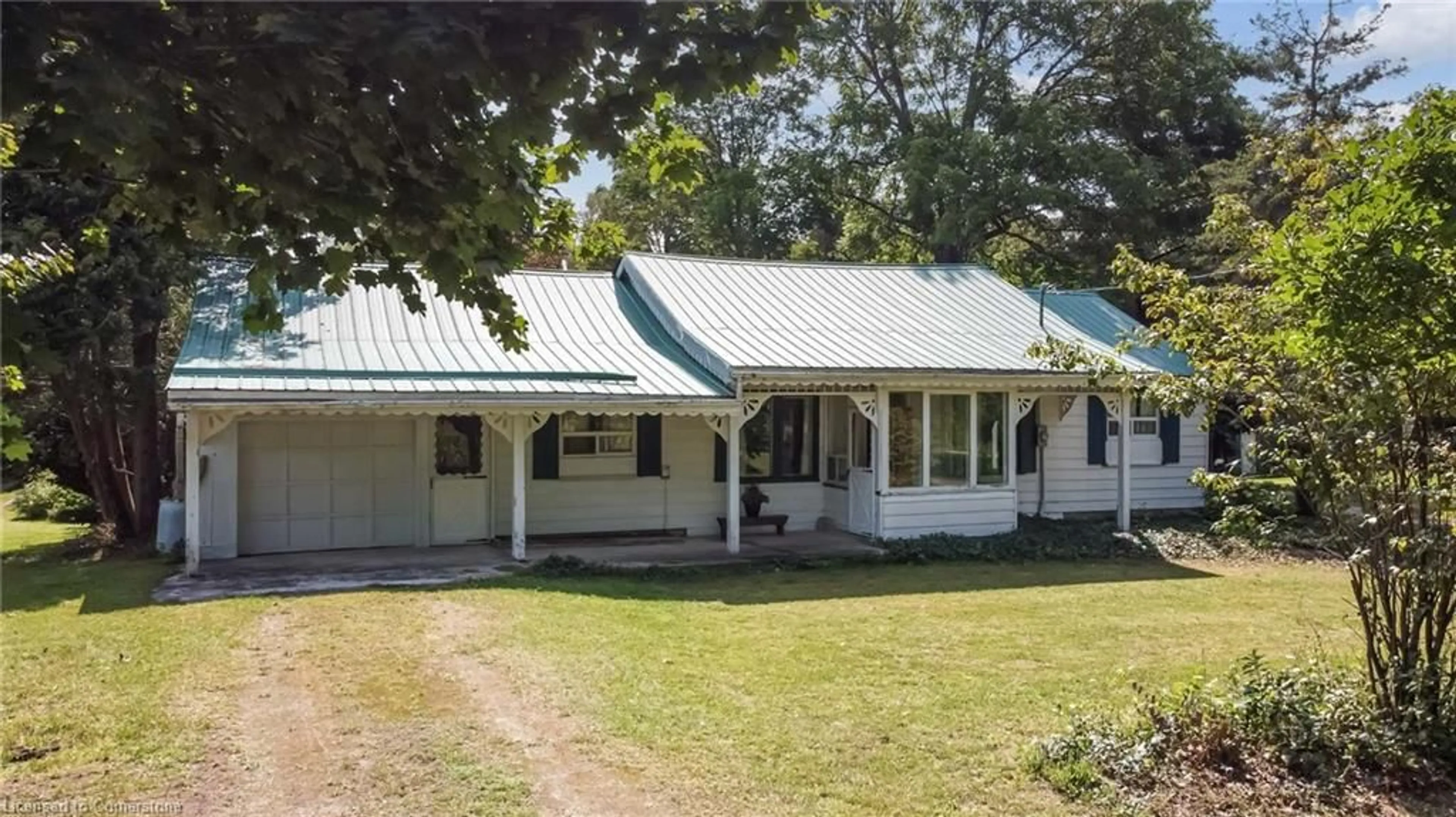 A pic from outside/outdoor area/front of a property/back of a property/a pic from drone, building for 530 10TH Concession Rd, Flamborough Ontario L0R 1H3