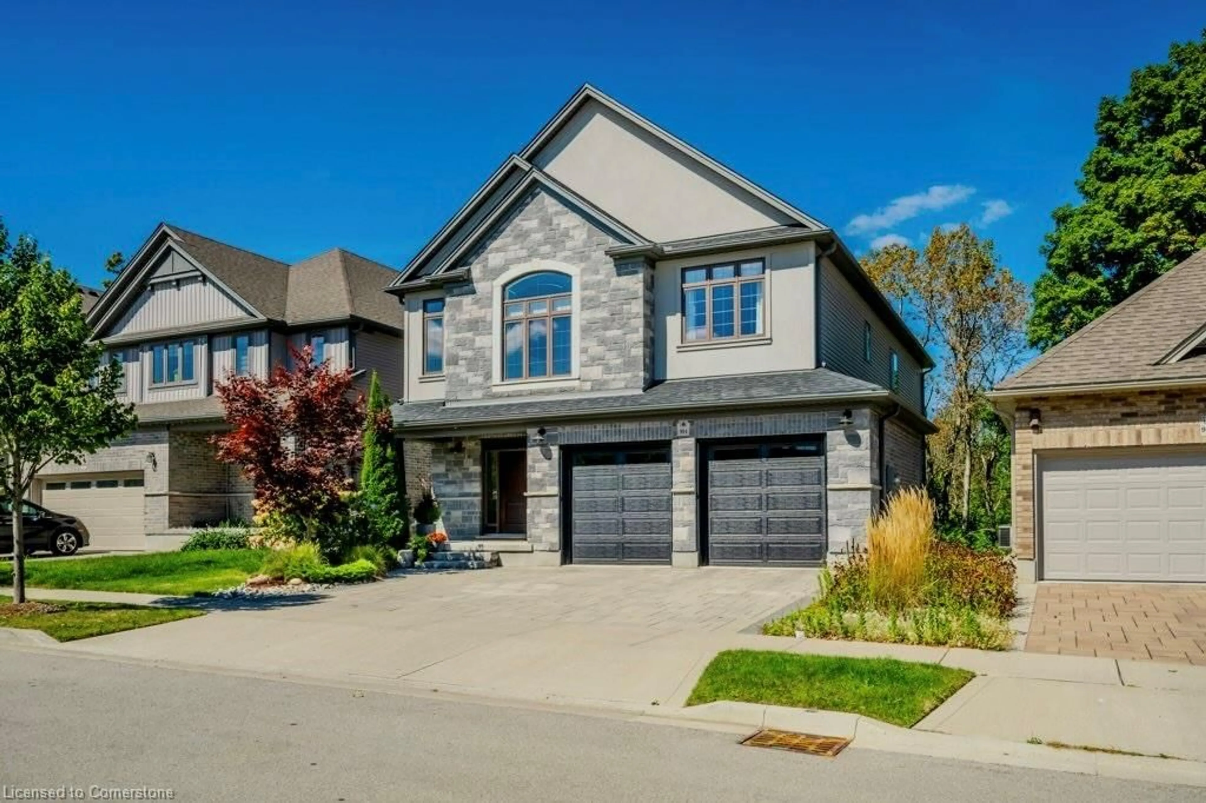 Home with brick exterior material, street for 904 Deer Creek Crt, Kitchener Ontario N2A 0J5