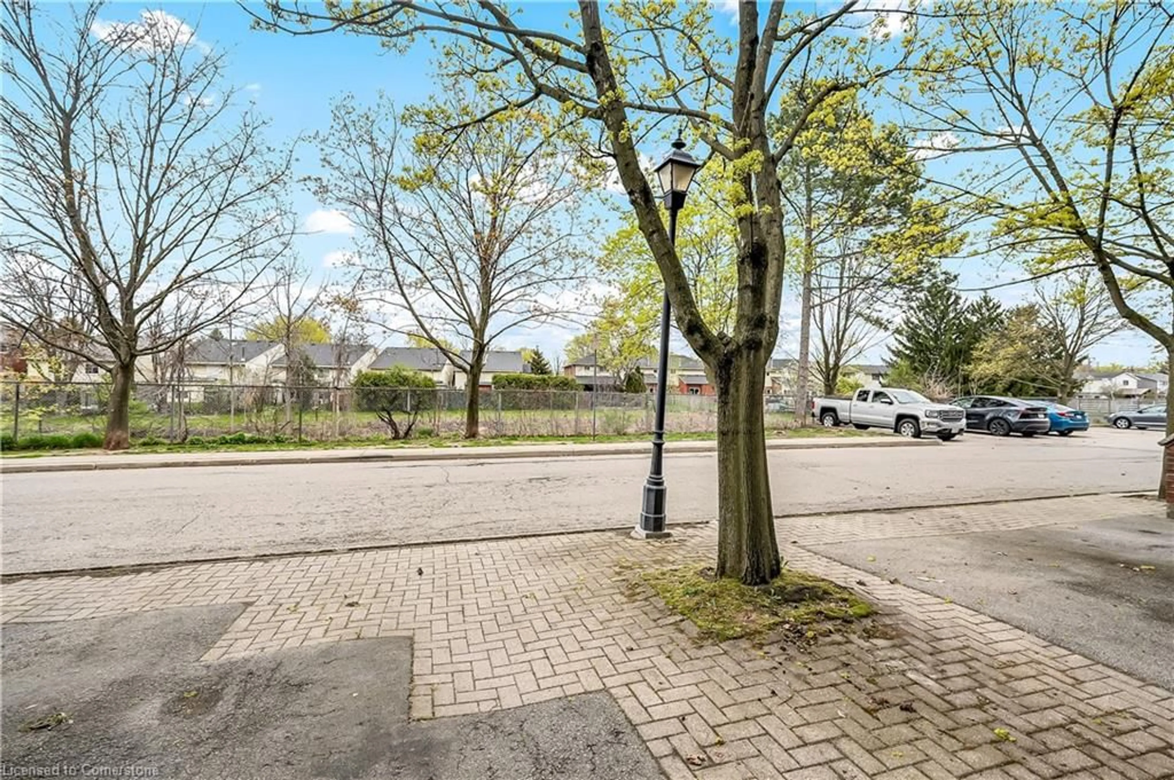 Patio, street for 895 Maple Ave #304, Burlington Ontario L7S 2H7