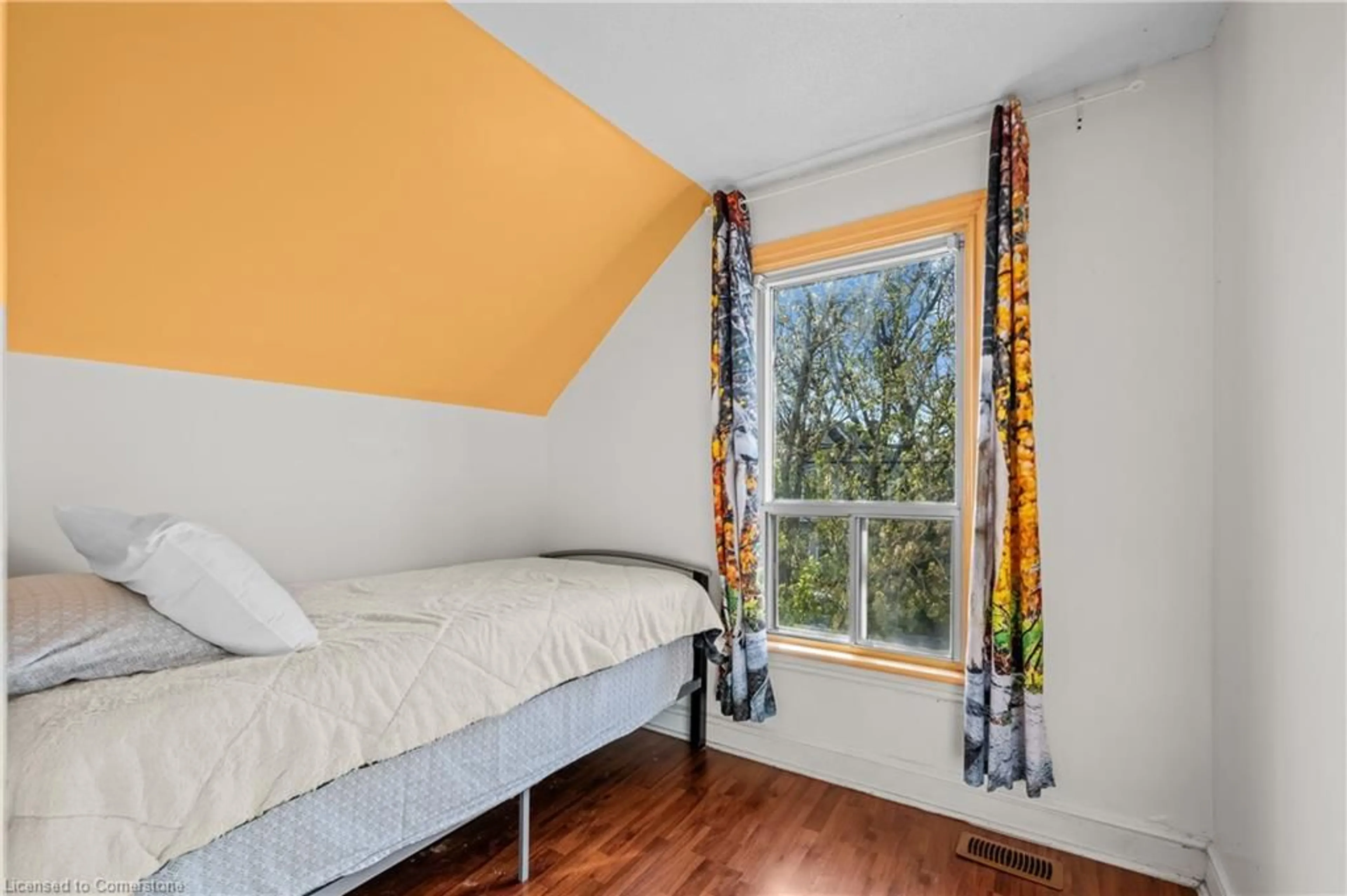 Bedroom with bed, unknown for 434 Ferguson Ave, Hamilton Ontario L8L 4Y9