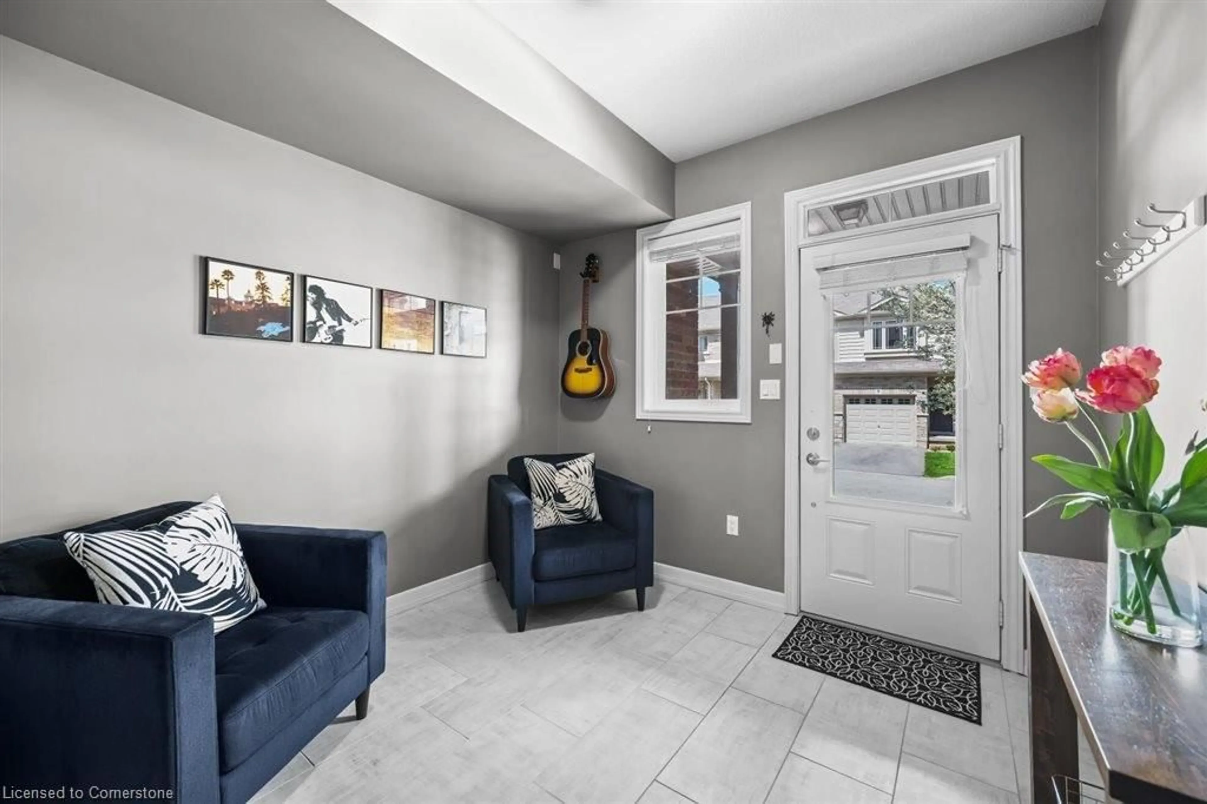 Indoor entryway for 6 Chestnut Dr #81, Grimsby Ontario L3M 0C4