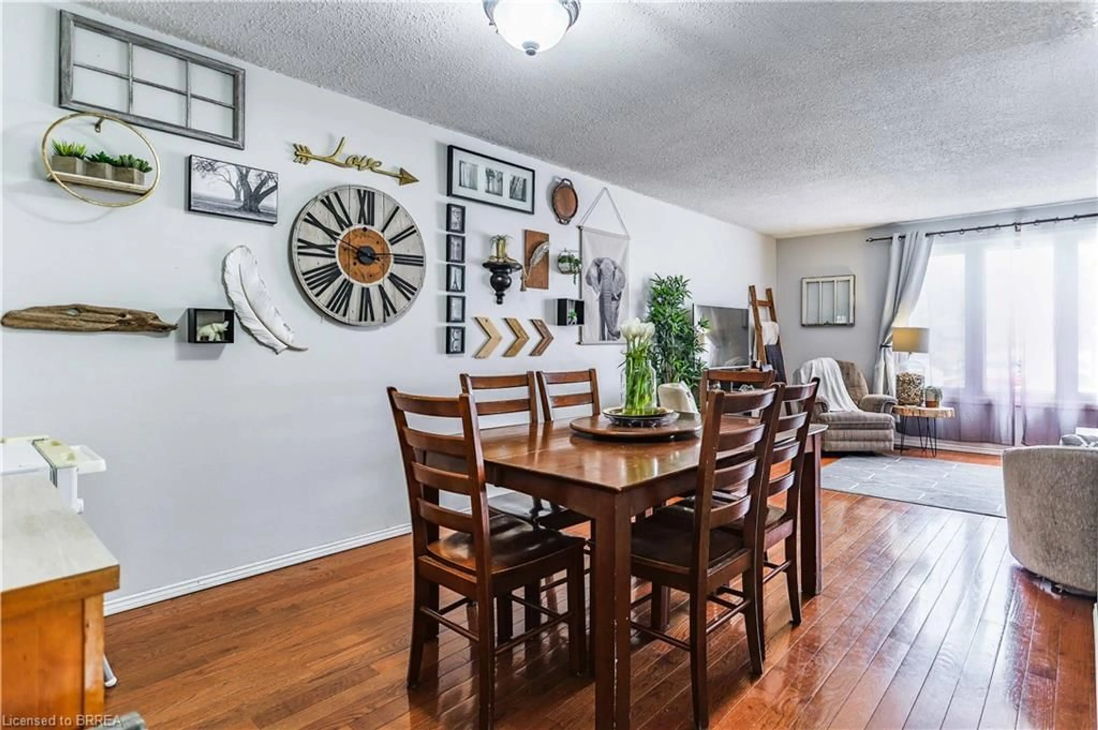 Dining room, wood/laminate floor for 156 Ashgrove Ave, Brantford Ontario N3R 5X3