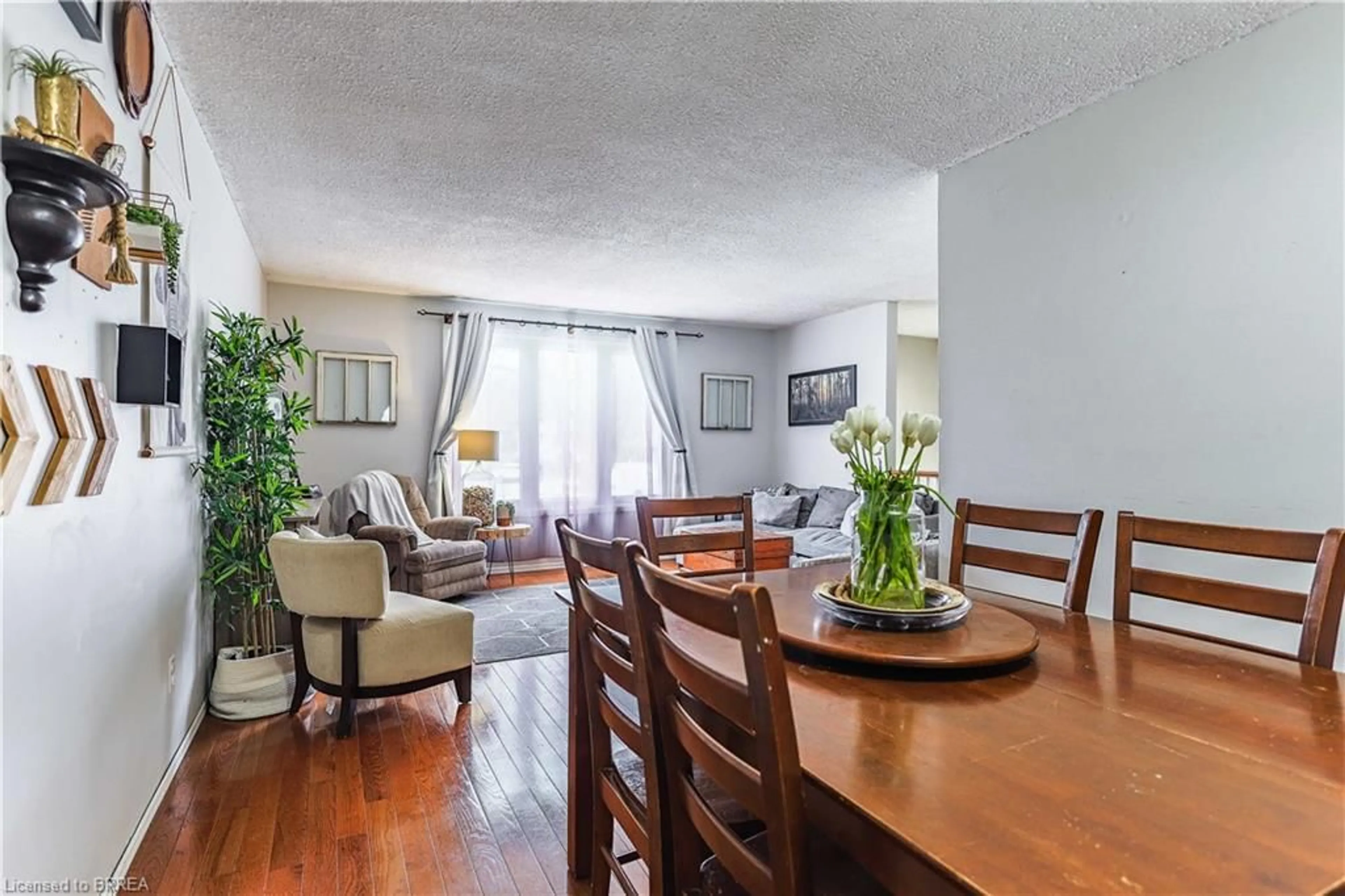 Dining room, wood/laminate floor for 156 Ashgrove Ave, Brantford Ontario N3R 5X3