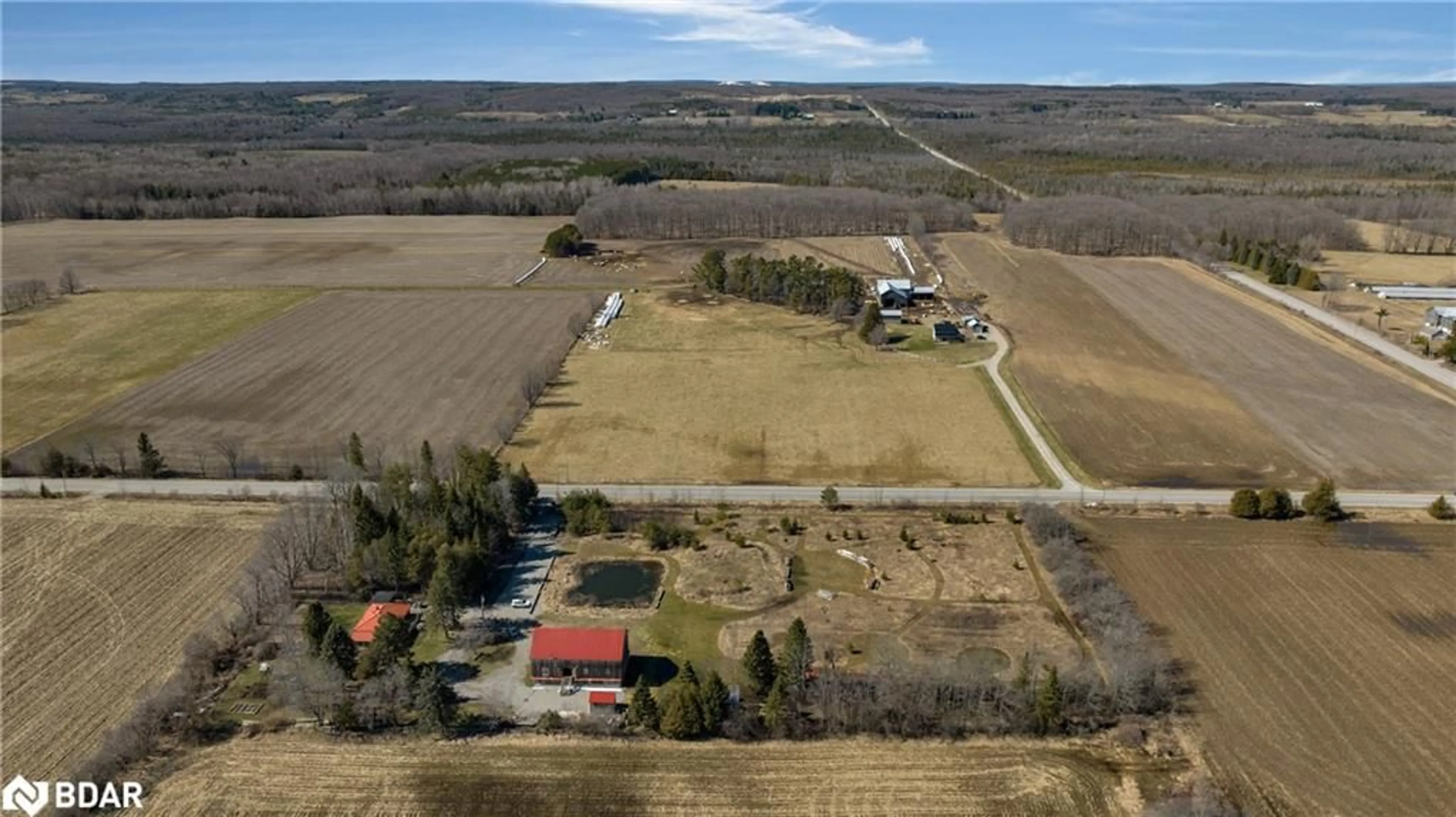 A pic from outside/outdoor area/front of a property/back of a property/a pic from drone, building for 73 15/16 Sideroad, Oro-Medonte Ontario L0L 2E0