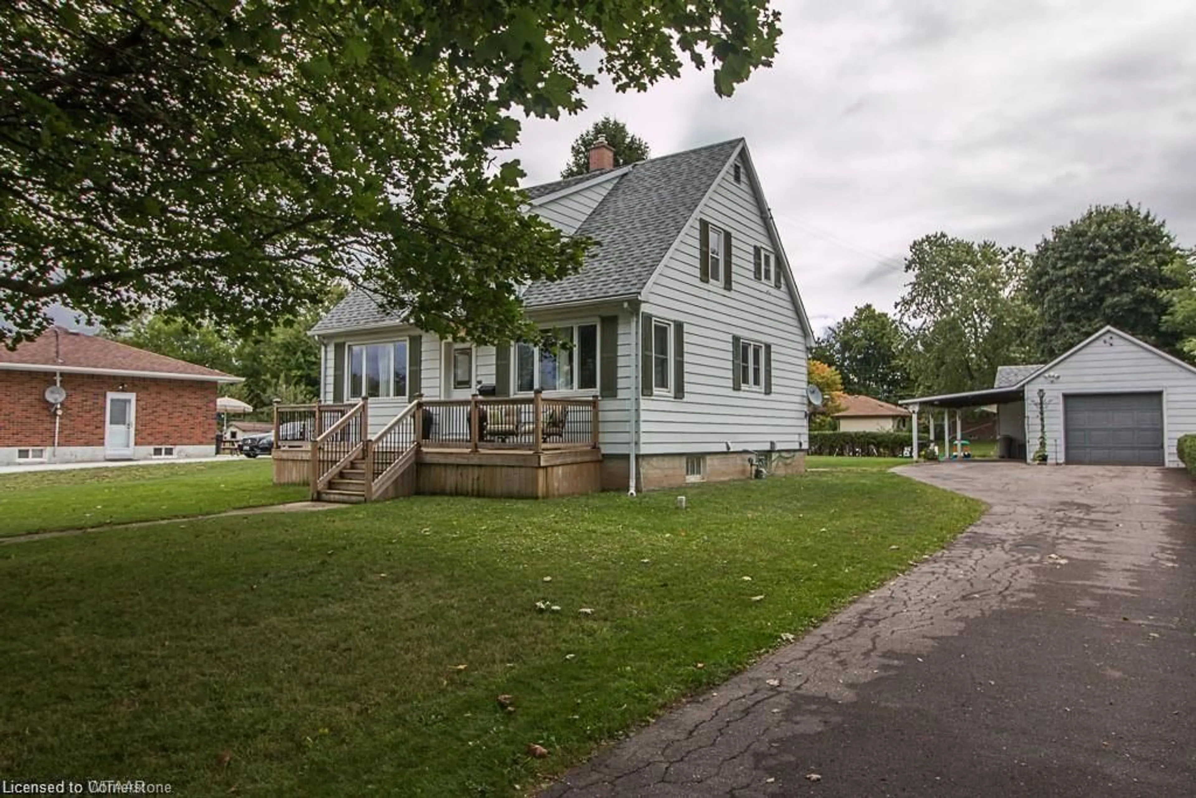 A pic from outside/outdoor area/front of a property/back of a property/a pic from drone, street for 93 Bee St, Woodstock Ontario N4S 3Z2