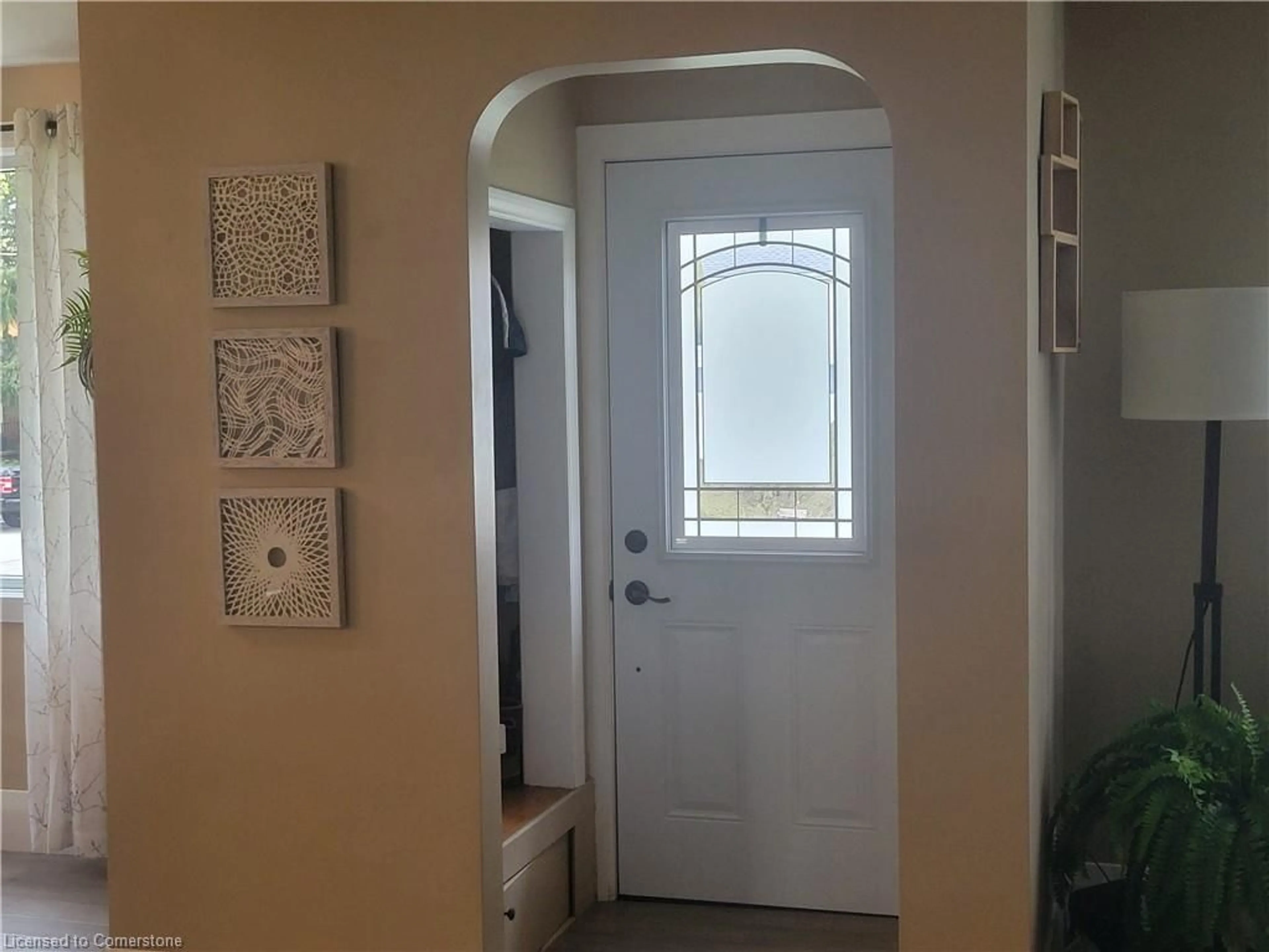 Indoor entryway for 93 Bee St, Woodstock Ontario N4S 3Z2