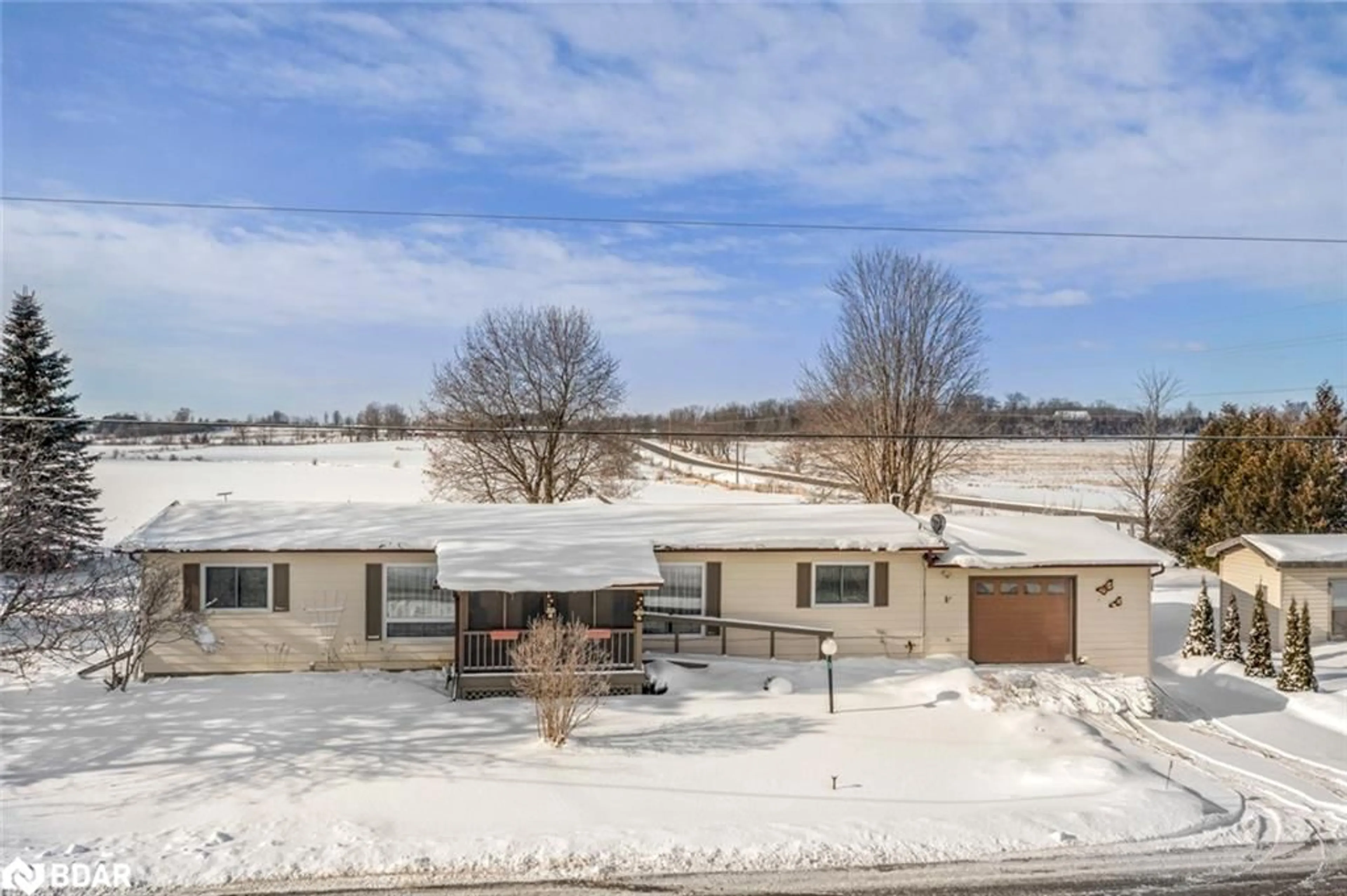 A pic from outside/outdoor area/front of a property/back of a property/a pic from drone, street for 2 Vista Dr, Lindsay Ontario K9V 0H7