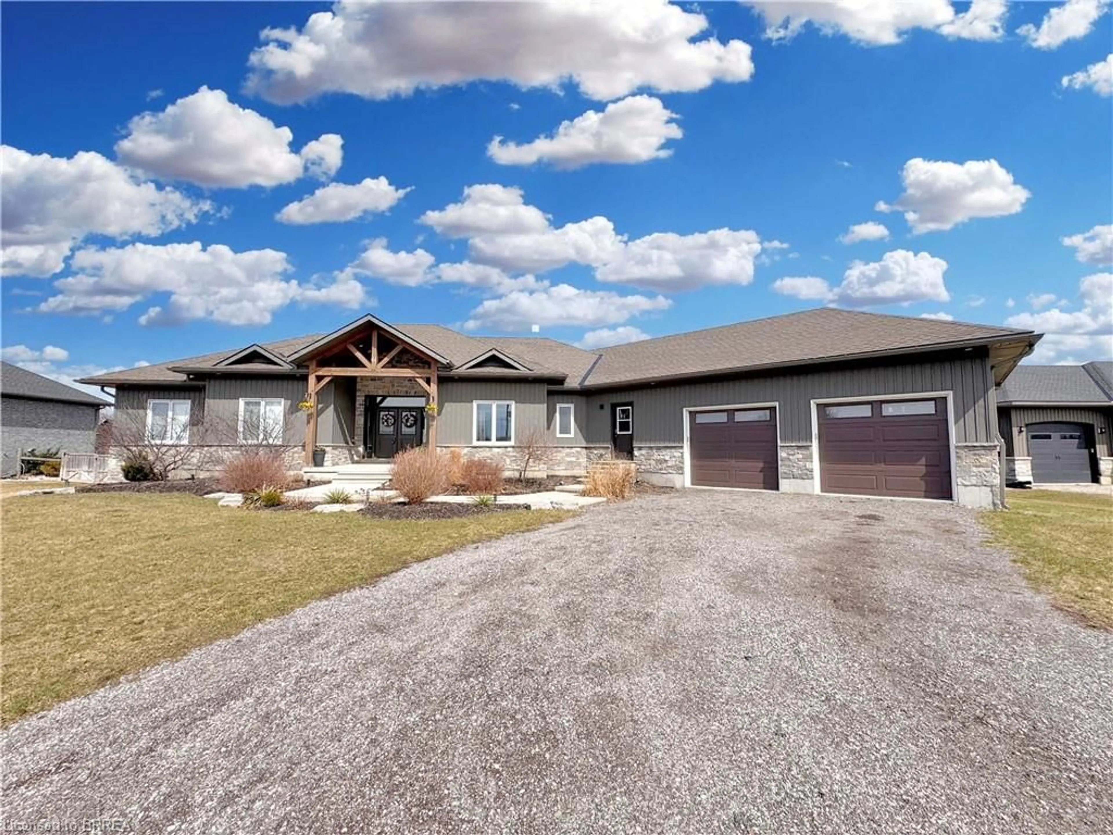 Home with vinyl exterior material, unknown for 236 Burford Delhi Townline Rd, Scotland Ontario N0E 1R0