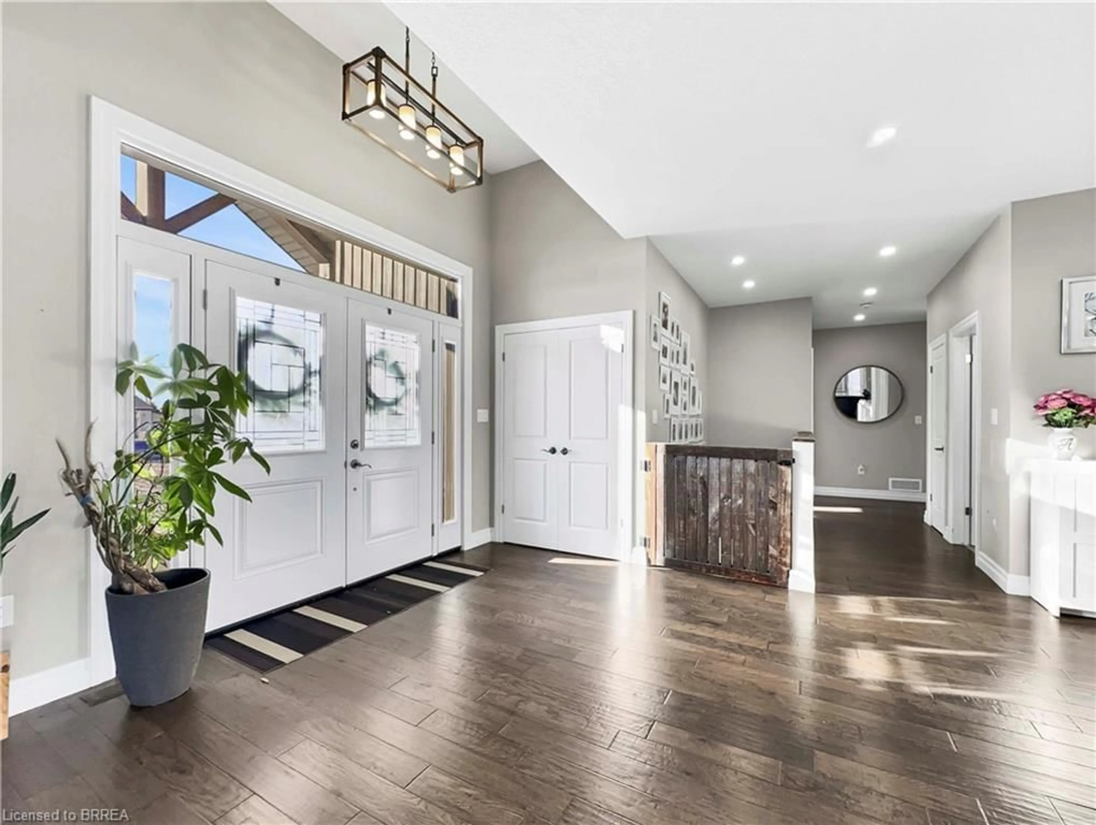 Indoor entryway for 236 Burford Delhi Townline Rd, Scotland Ontario N0E 1R0