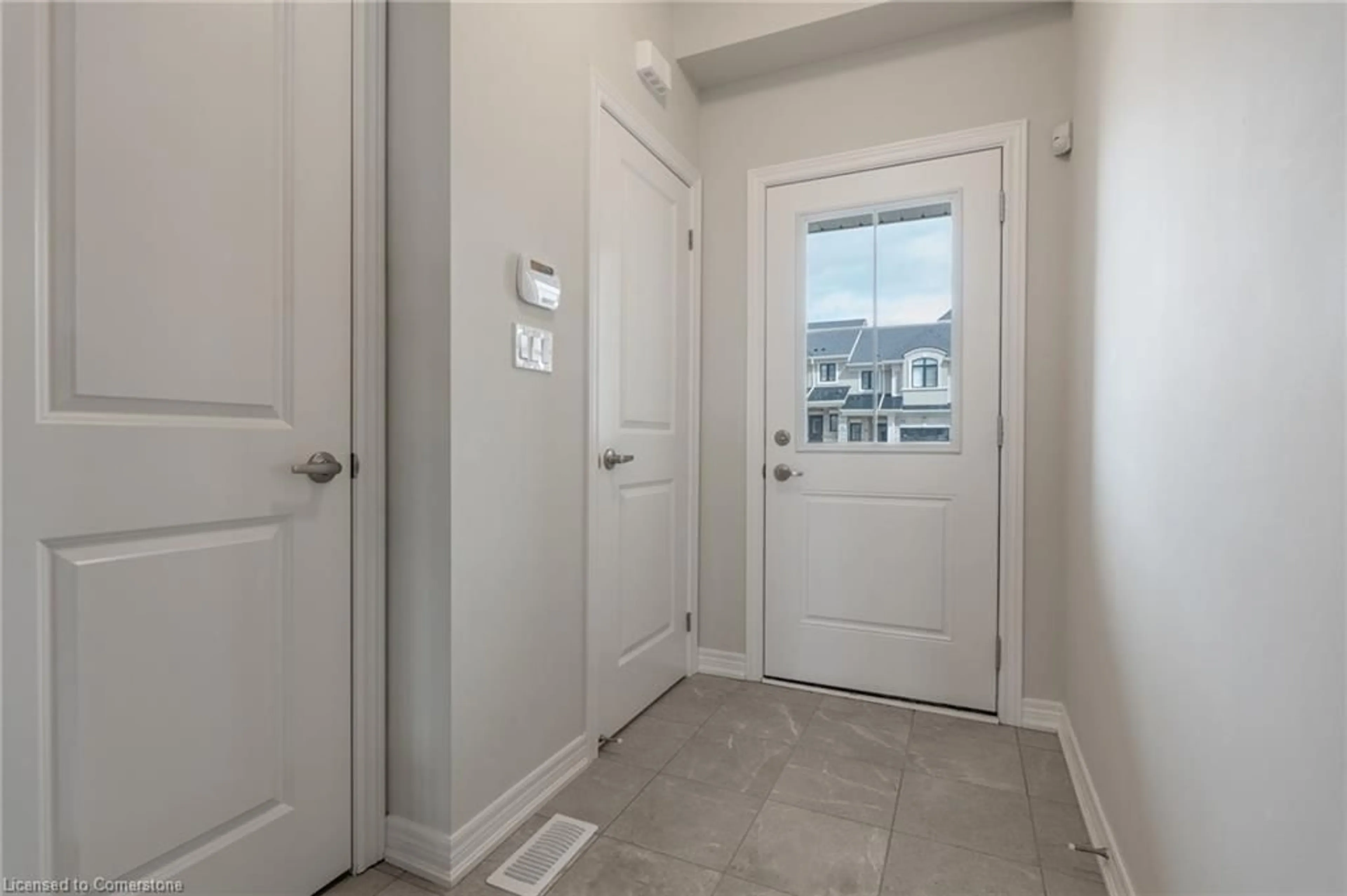 Indoor entryway for 149 Aquasanta Cres, Hamilton Ontario L8K 1B2