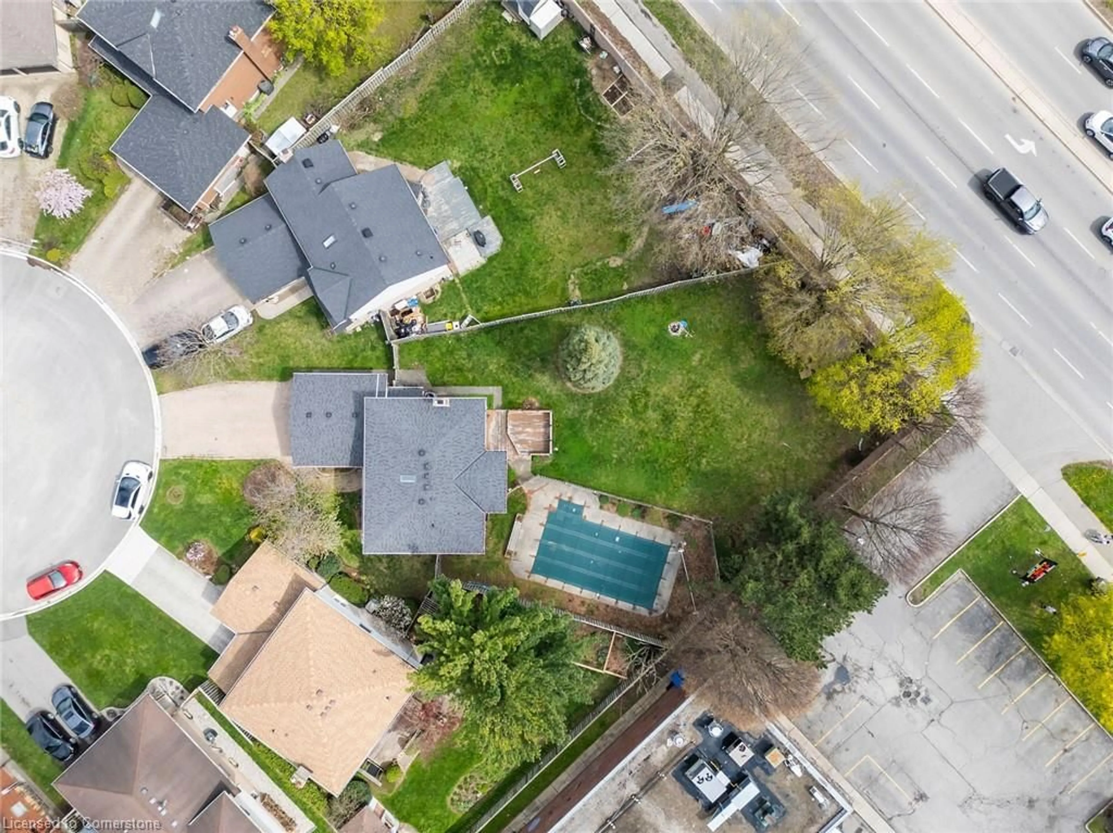 A pic from outside/outdoor area/front of a property/back of a property/a pic from drone, street for 276 Blue Forest Pl, London Ontario N6G 4H7