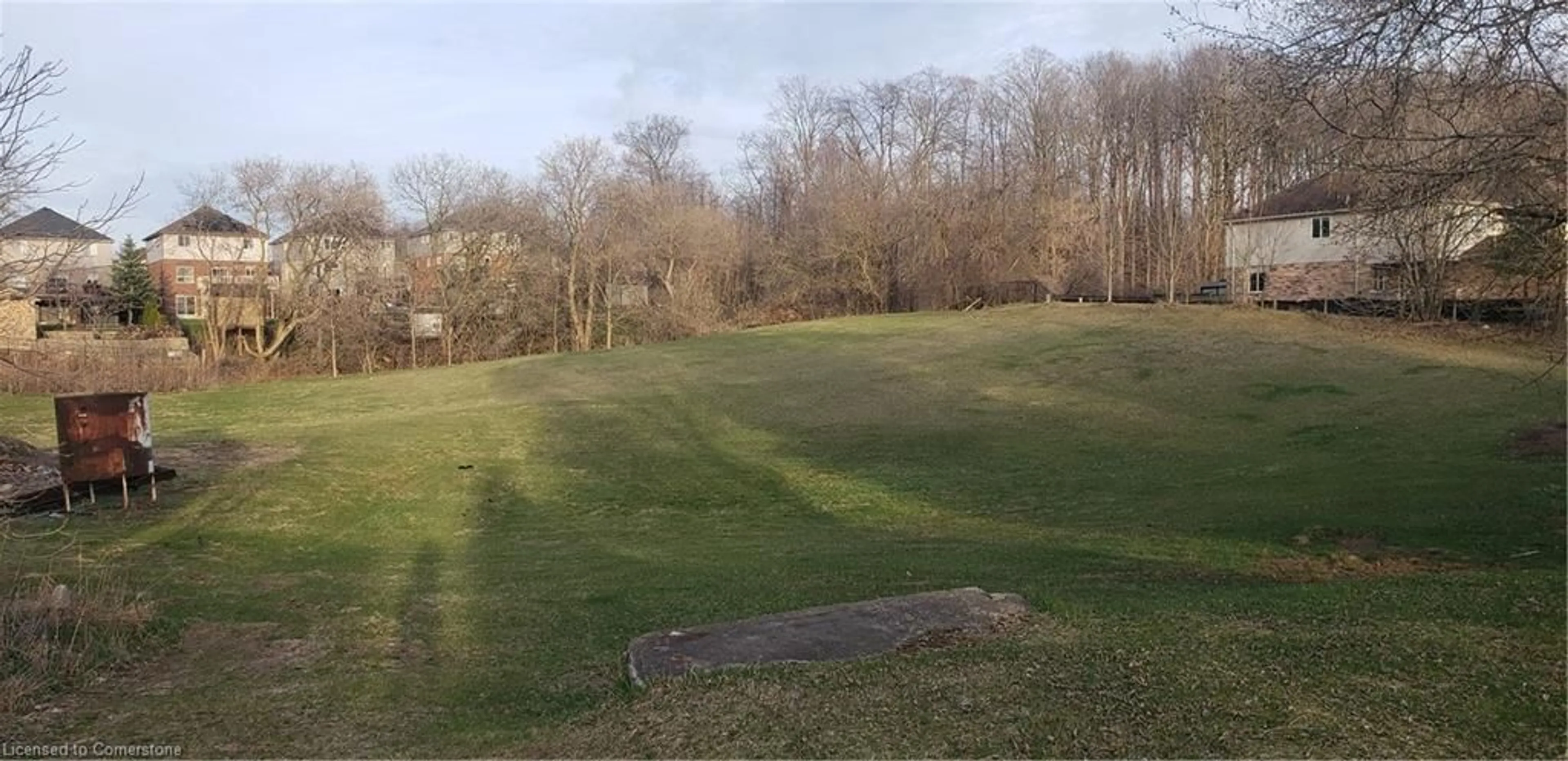 Blurry image for 404 River Rd, Cambridge Ontario N3C 2B7