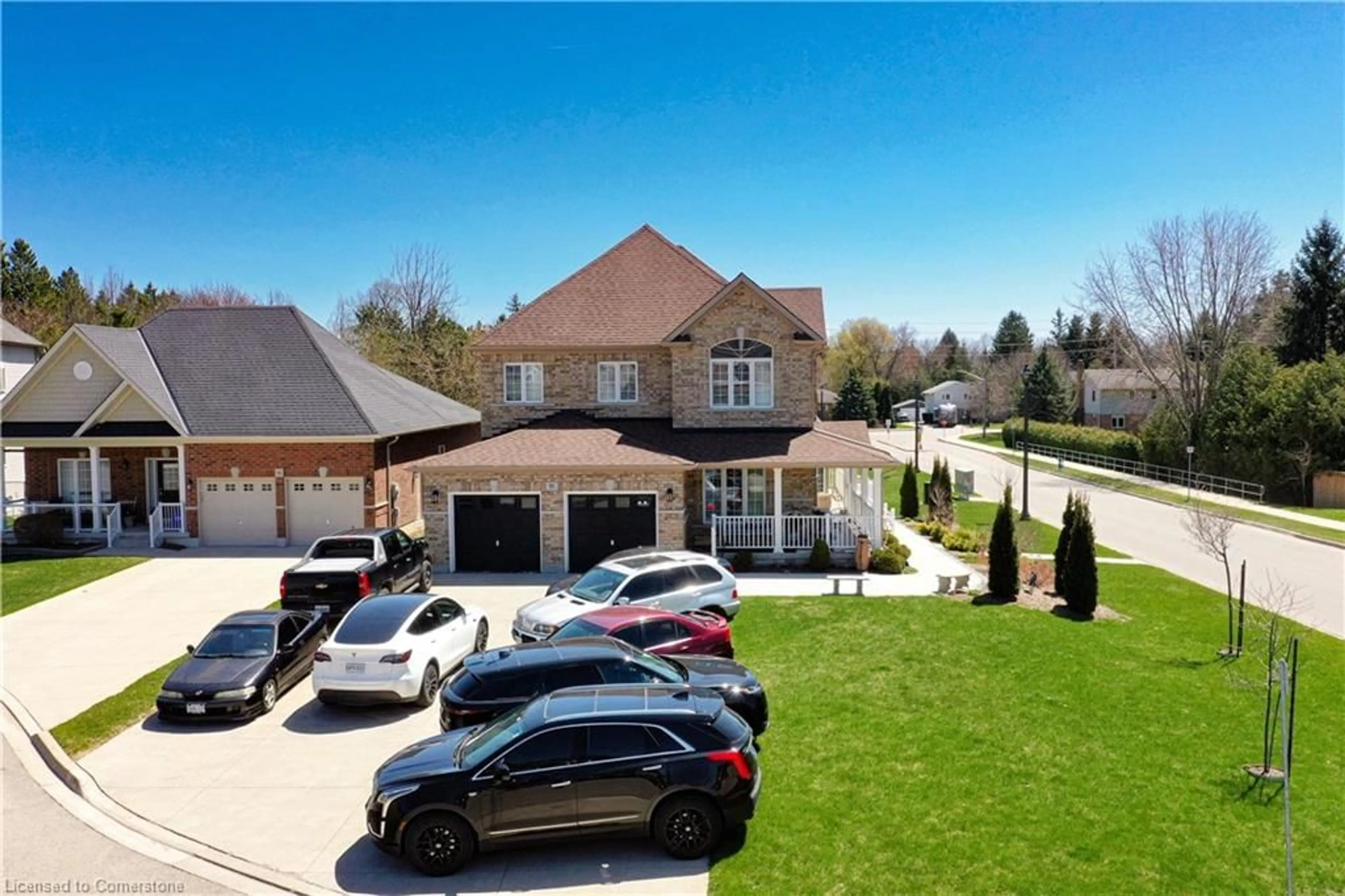 A pic from outside/outdoor area/front of a property/back of a property/a pic from drone, street for 11 Aitken Crt, Fergus Ontario N1M 0C8